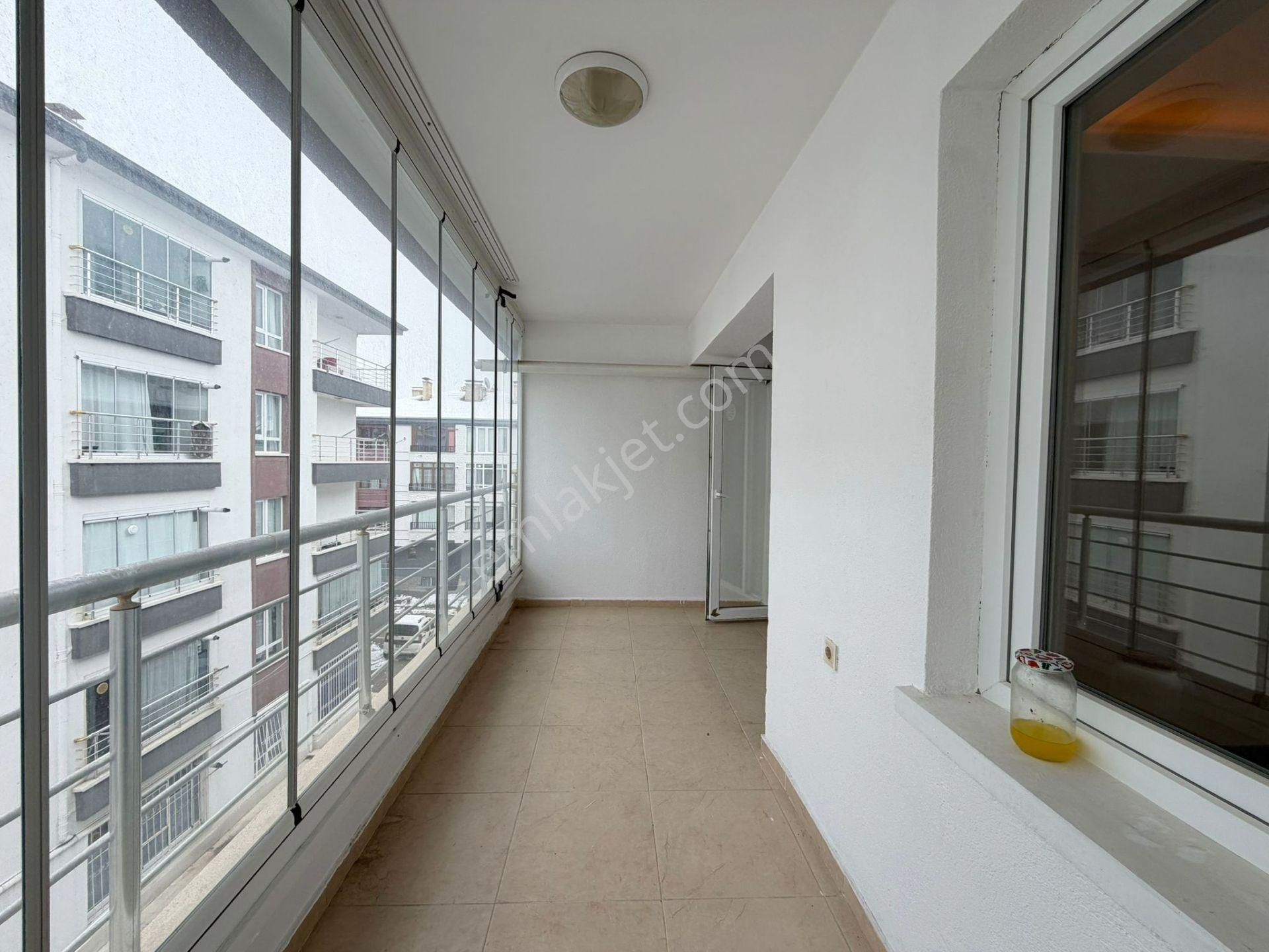 Öz.maşallah.dan Cadde Yakını Yapılı Geniş 4+1 Daire,,, - Görsel 28