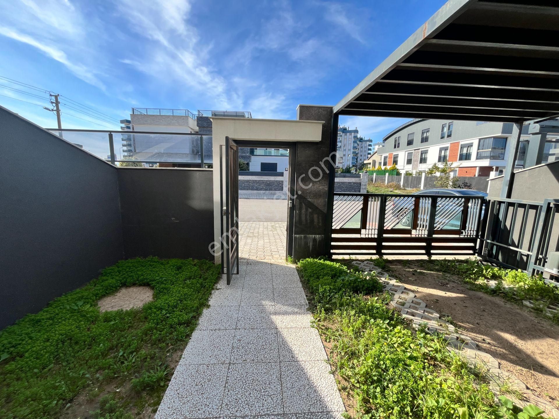 Güzeloba 'da Yerden Isıtmalı, Müstakil Havuzlu Lüks Villa - Görsel 33