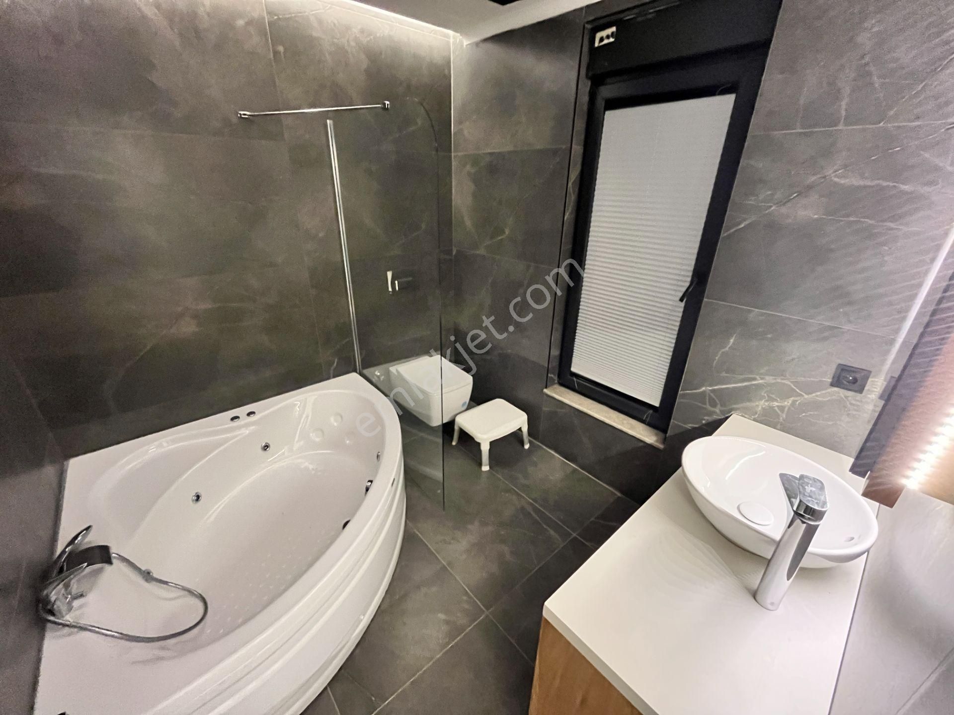 Güzeloba 'da Yerden Isıtmalı, Müstakil Havuzlu Lüks Villa - Görsel 27