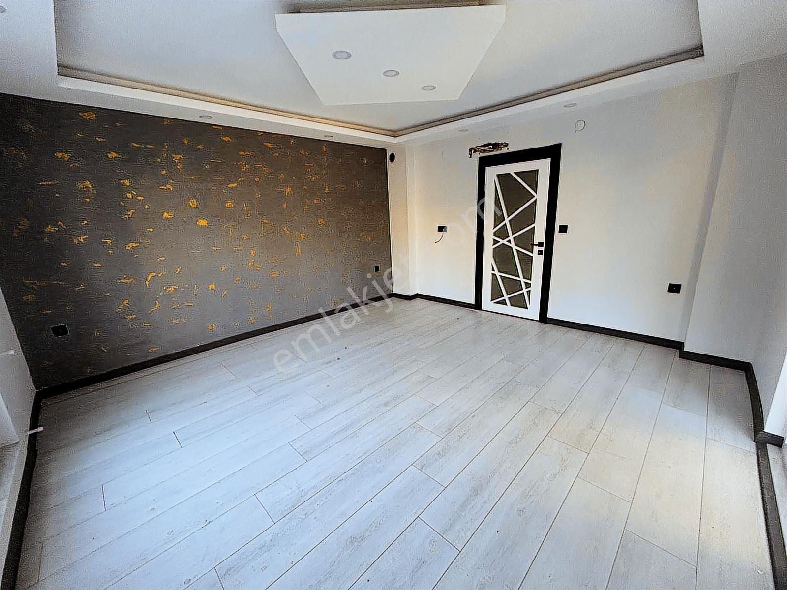 Yasemin Taksi Yakını Katta 2+1 Sıfır Ayrı Mutfak Ayrı Wc - Görsel 4