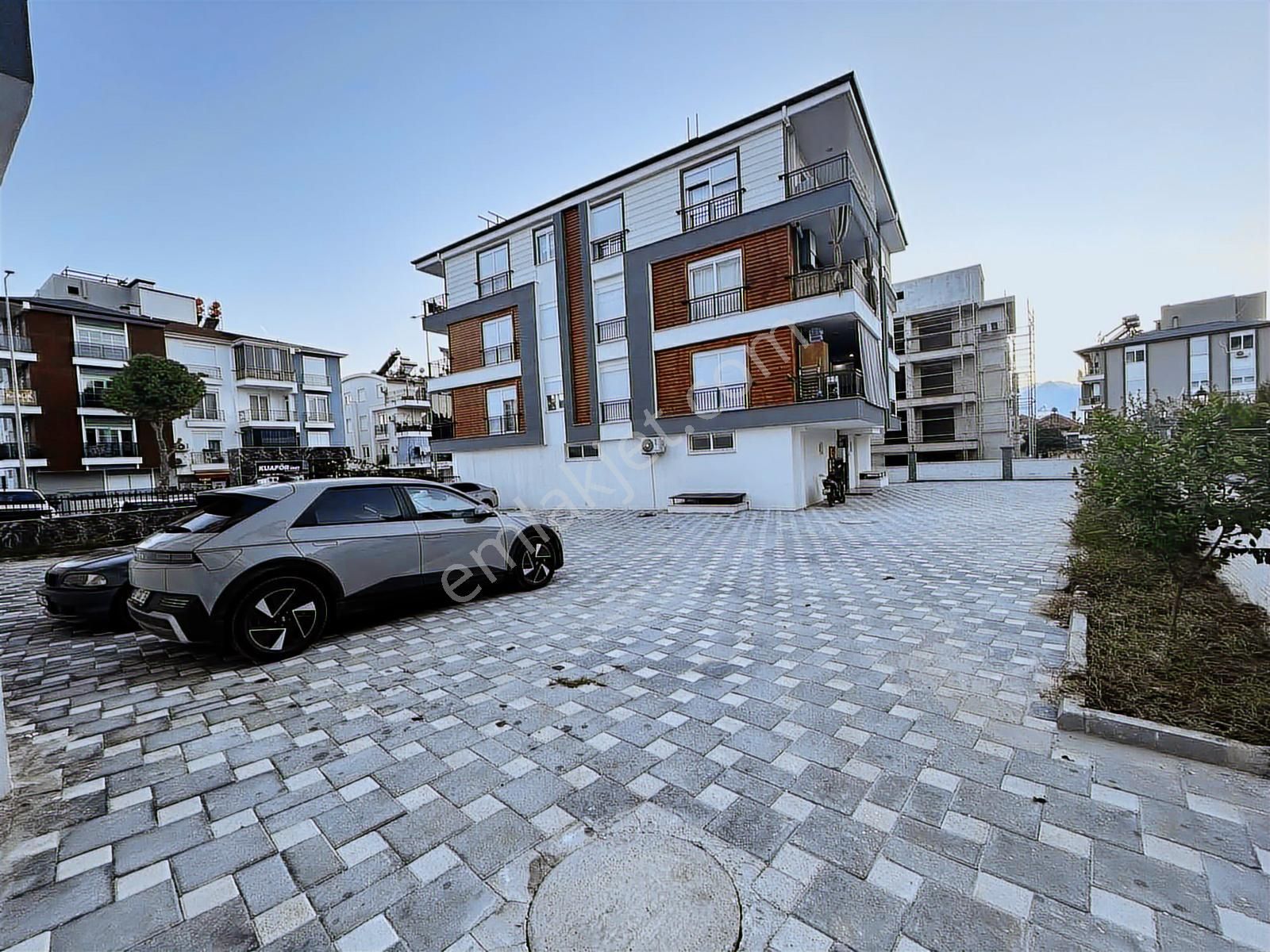 Yasemin Taksi Yakını Katta 2+1 Sıfır Ayrı Mutfak Ayrı Wc - Görsel 20