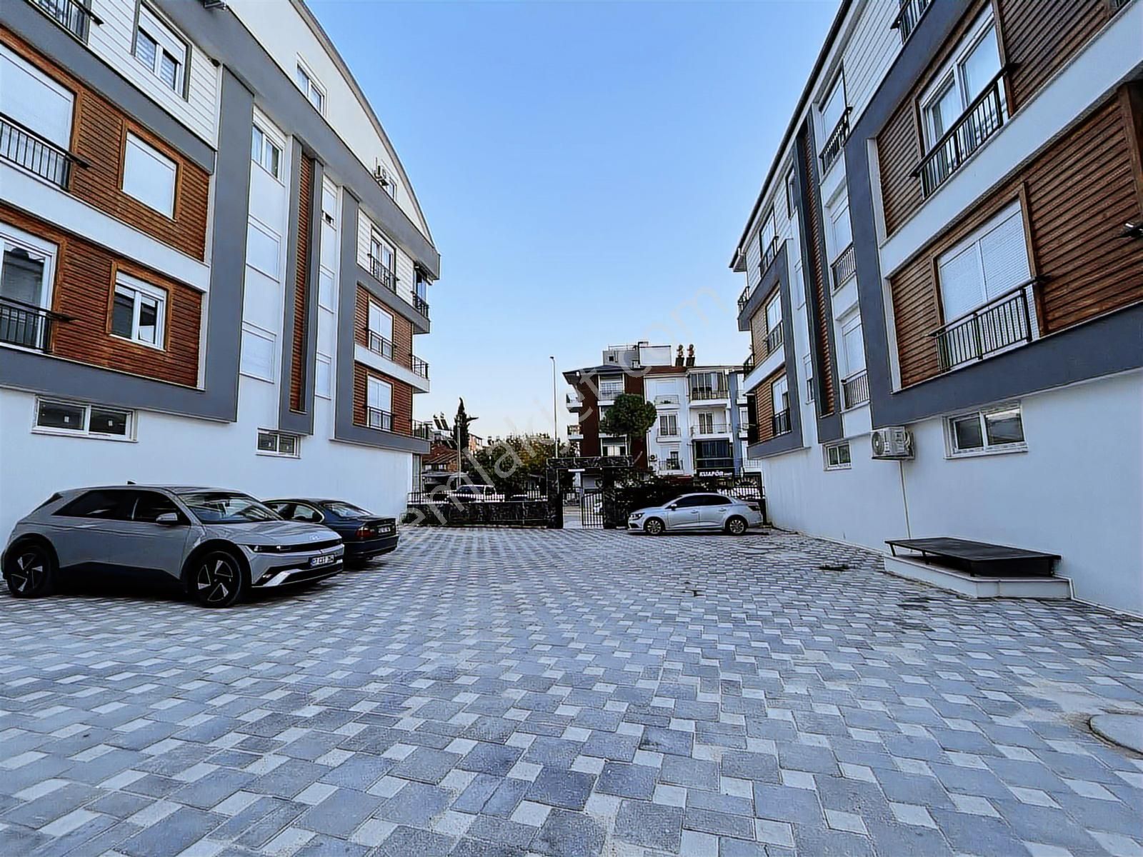 Yasemin Taksi Yakını Katta 2+1 Sıfır Ayrı Mutfak Ayrı Wc - Görsel 26