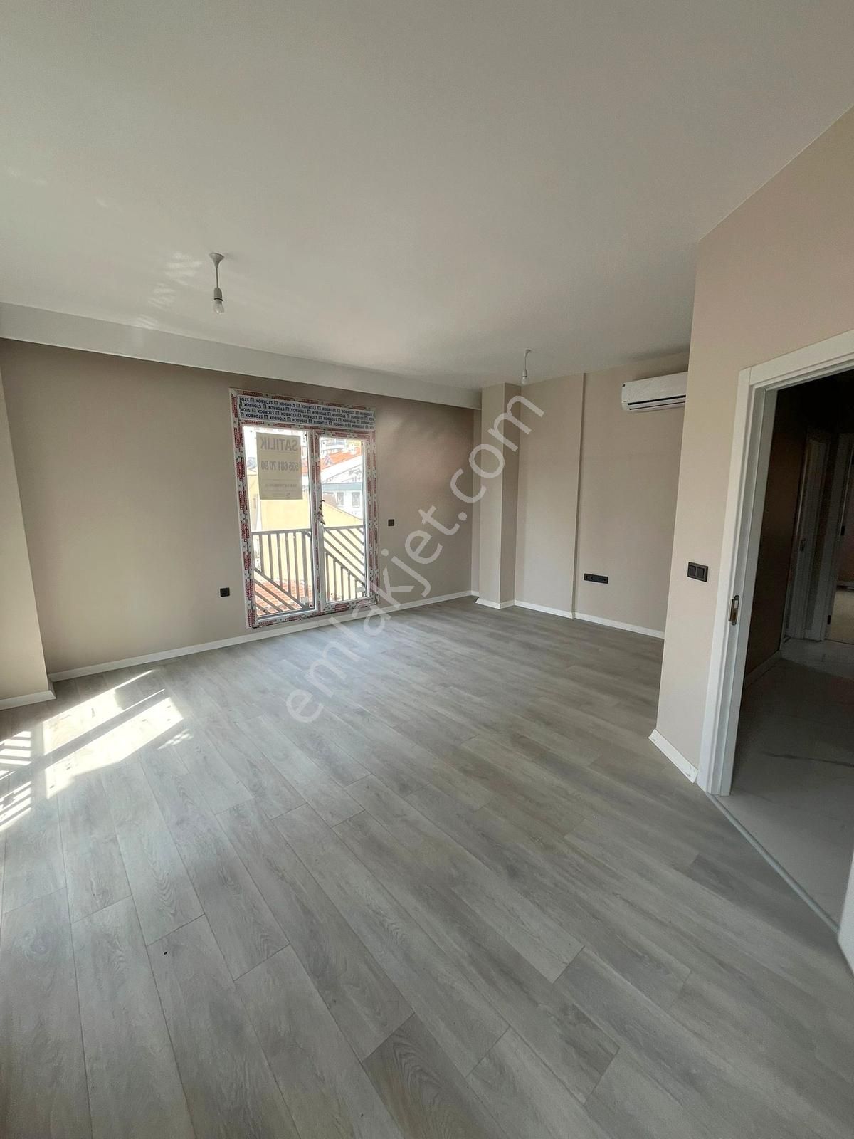 Turyap'tan Suadiye'de Bağdat'a Yakın Sıfır Binada Balkonlu 2+1