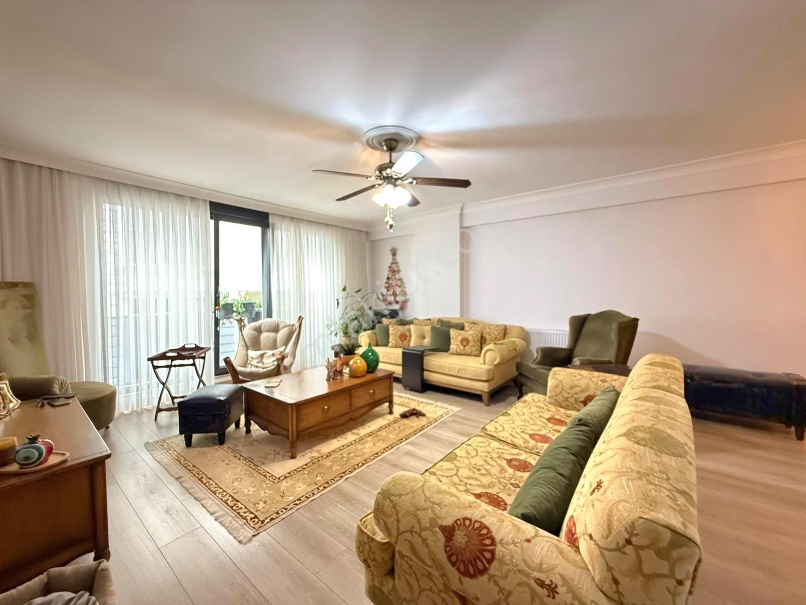 Turyap'tan Suadiye'de Bağdat Cad. Yakını Balkonlu 120m2 3+1 - Görsel 16