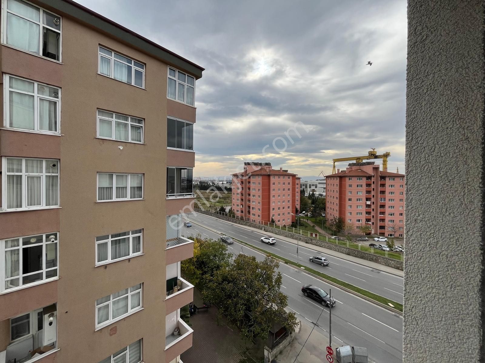 Utkudan Pendik Sahil Yolunda Kapanmaz Deniz Manzaralı Sıfır 2+1 - Görsel 7