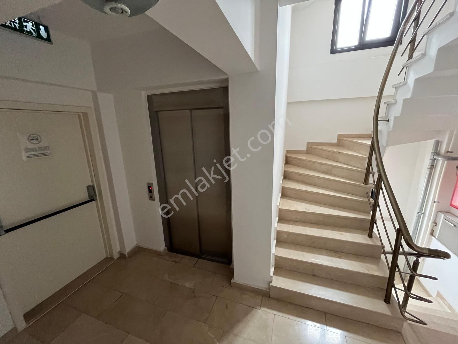 Utkudan Pendik Sahil Yolunda Kapanmaz Deniz Manzaralı Sıfır 2+1 - Görsel 2