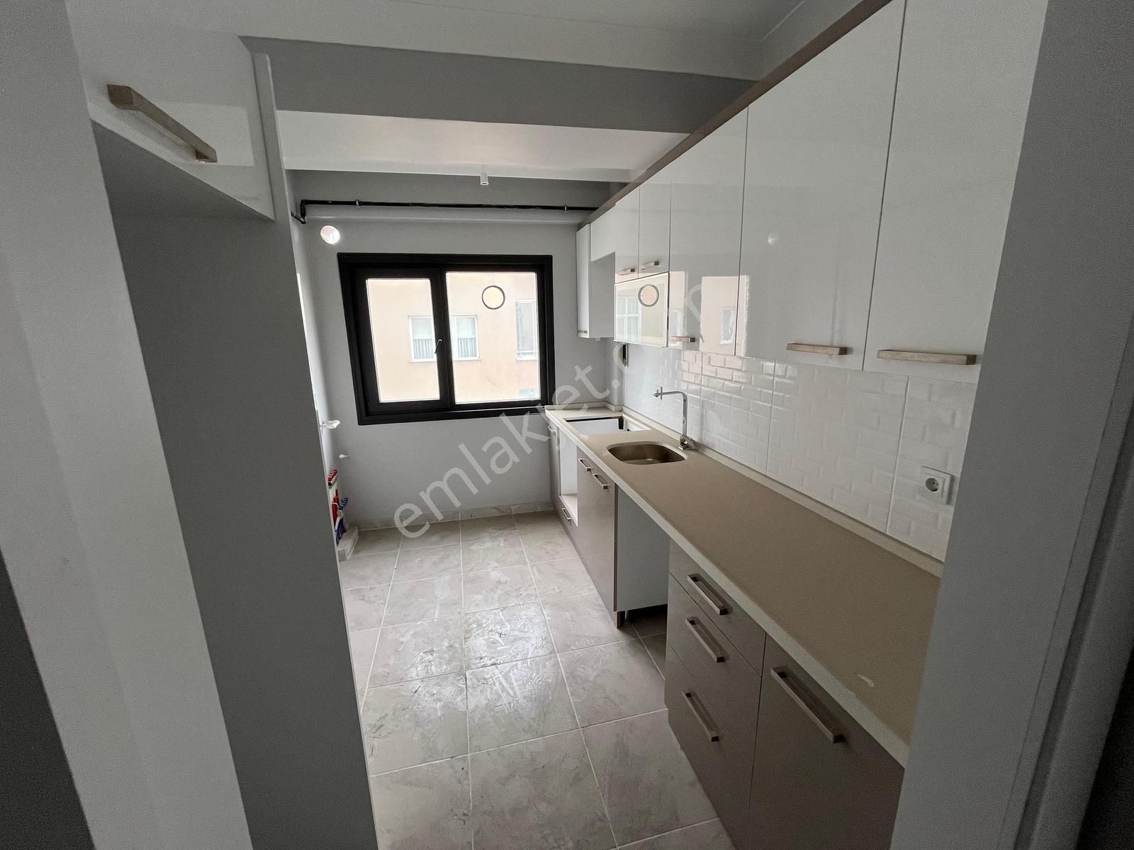 Utkudan Pendik Sahil Yolunda Kapanmaz Deniz Manzaralı Sıfır 2+1 - Görsel 20