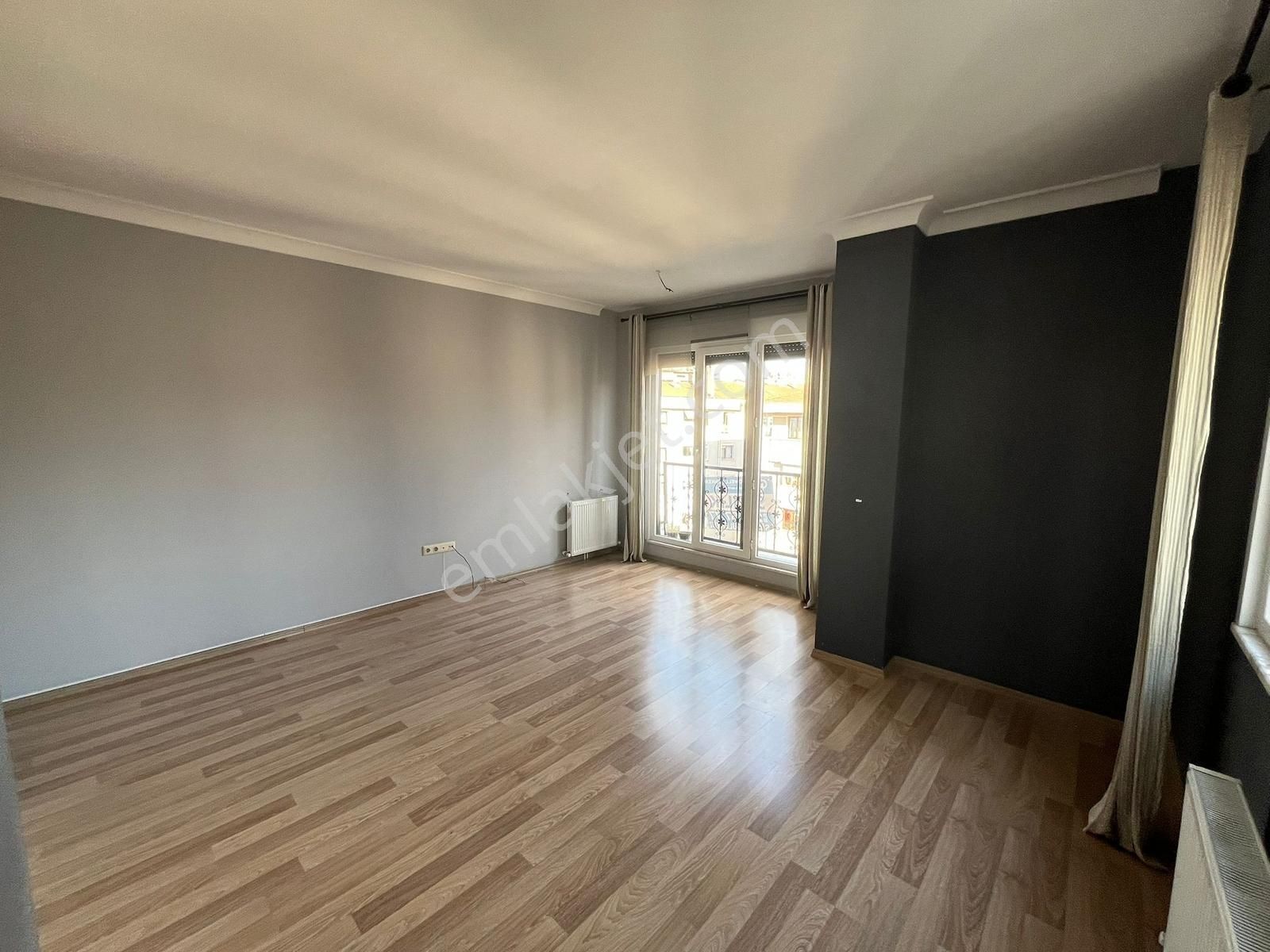 Utkudan Suadiyede Minibüs Cad. Yakın Kombili Satılık 2+1 Daire - Görsel 18