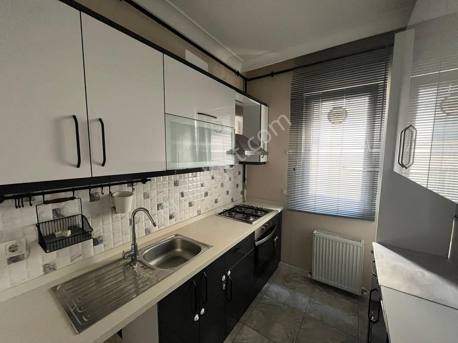 Utkudan Suadiyede Minibüs Cad. Yakın Kombili Satılık 2+1 Daire - Görsel 8