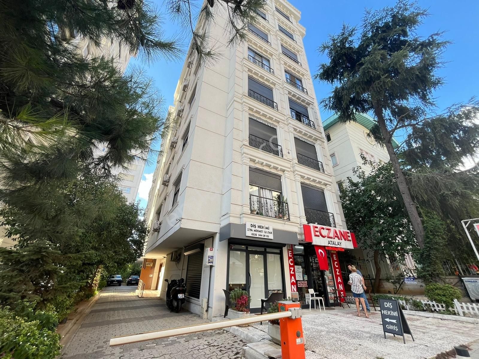 Utkudan Suadiyede Minibüs Cad. Yakın Kombili Satılık 2+1 Daire