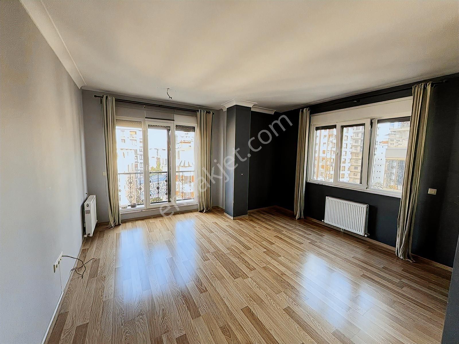 Utkudan Suadiyede Minibüs Cad. Yakın Kombili Satılık 2+1 Daire - Görsel 2