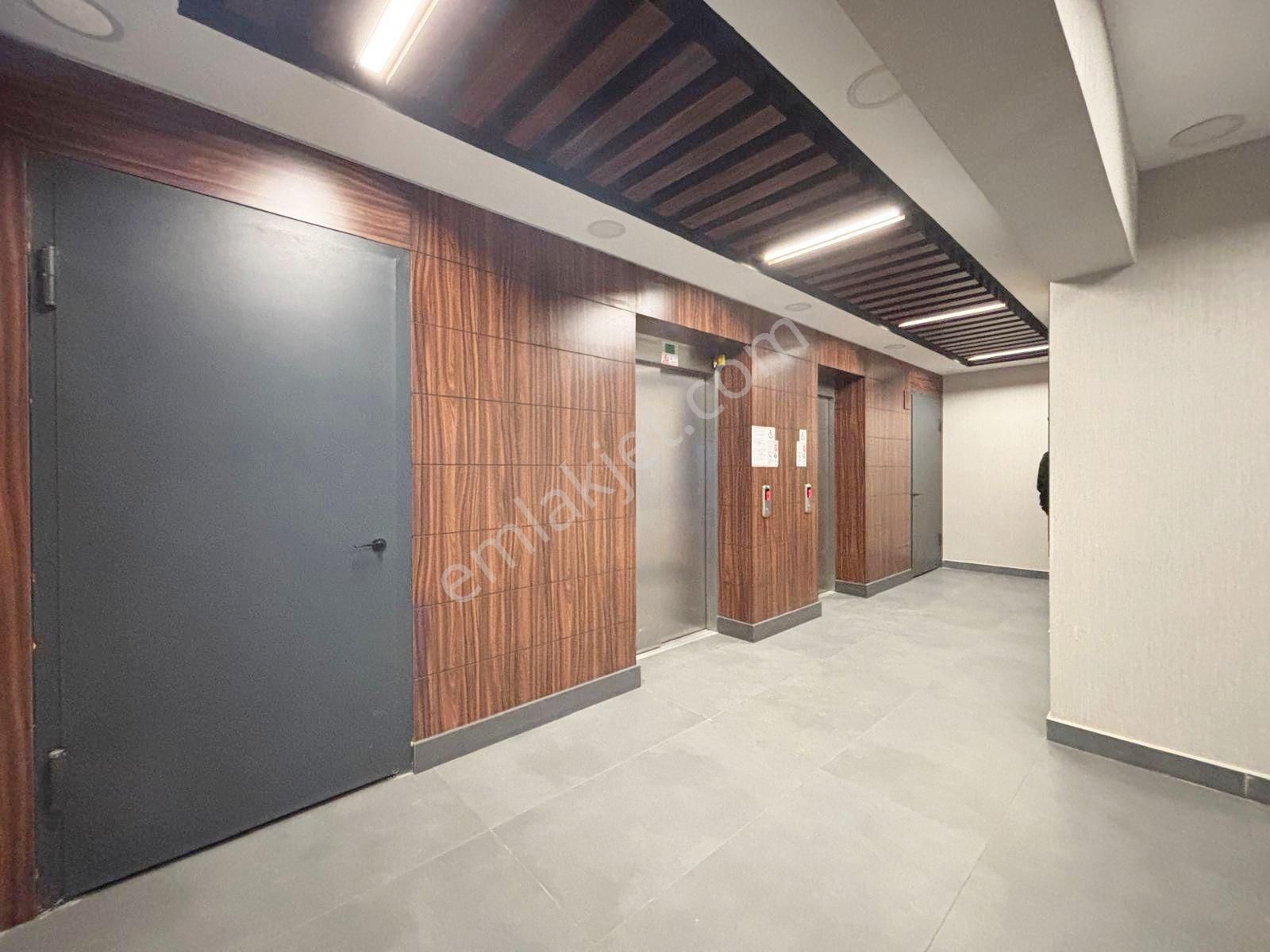 Pursaklar Mehmet Zengin Emlak'tan Teras Balkonlu Otoparklı Lüks Sitede 7.kat 4+1 Sıfır Daire - Görsel 36