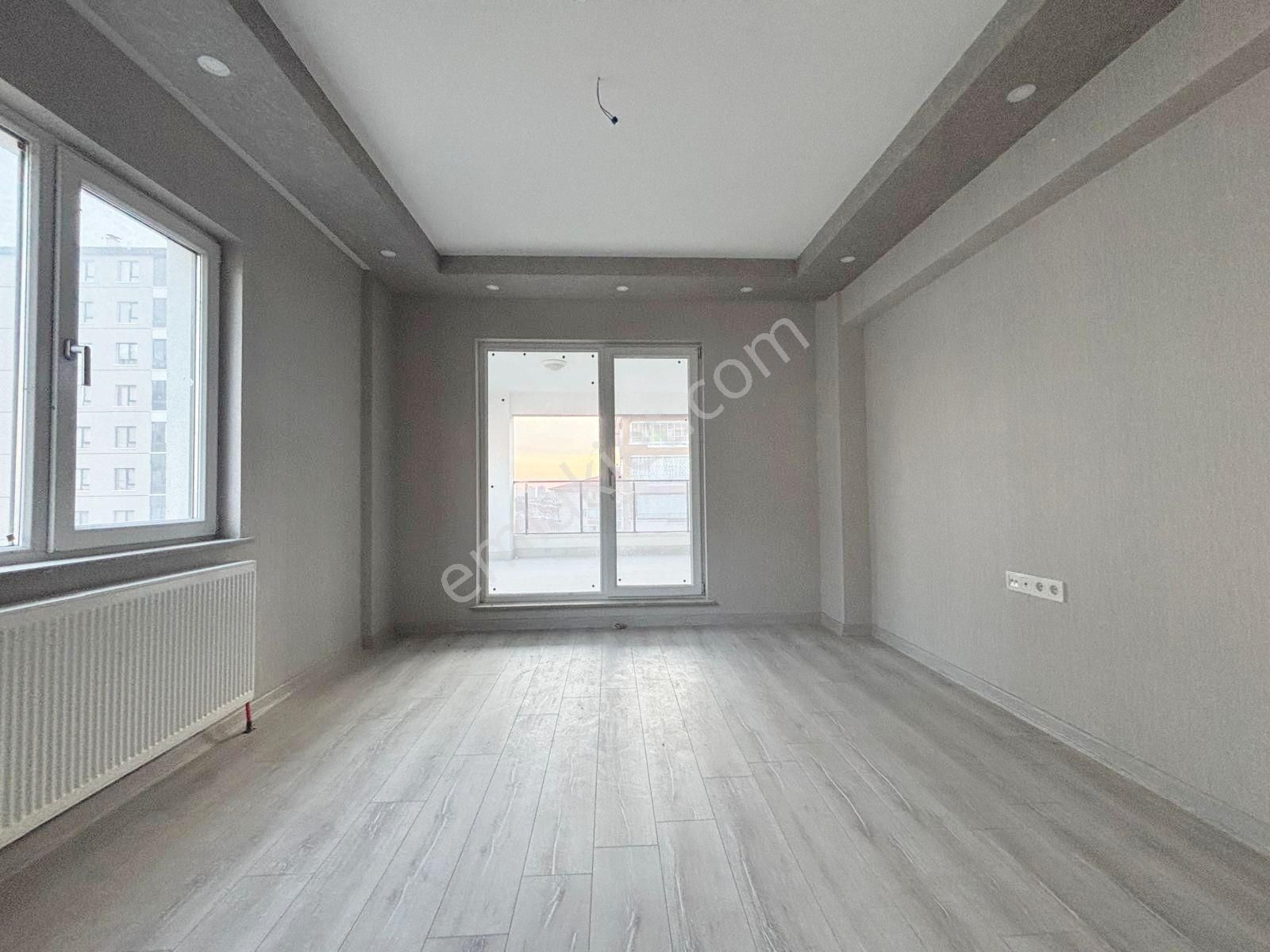 Pursaklar Mehmet Zengin Emlak'tan Teras Balkonlu Otoparklı Lüks Sitede 7.kat 4+1 Sıfır Daire - Görsel 13