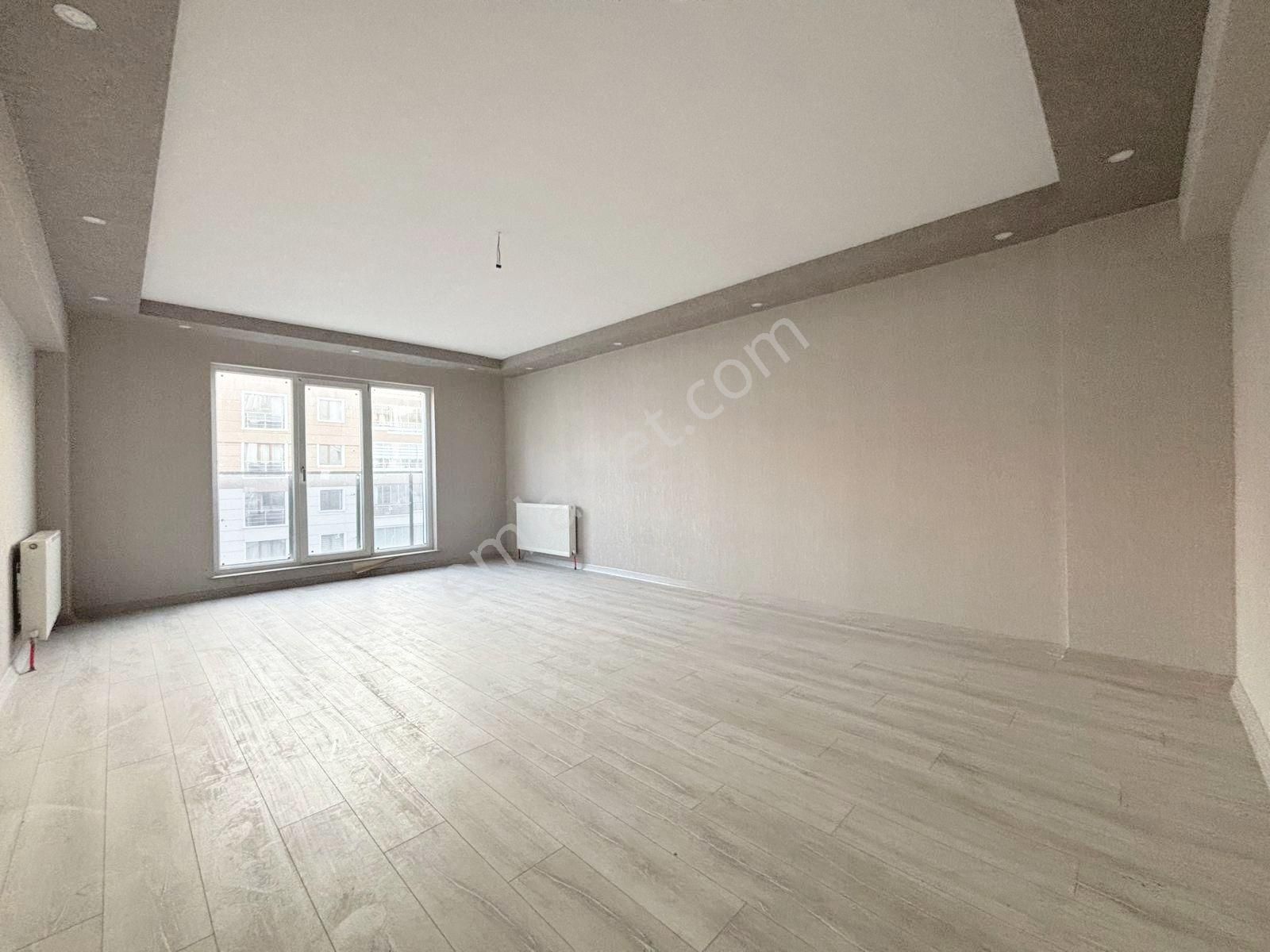 Pursaklar Mehmet Zengin Emlak'tan Teras Balkonlu Otoparklı Lüks Sitede 7.kat 4+1 Sıfır Daire - Görsel 24