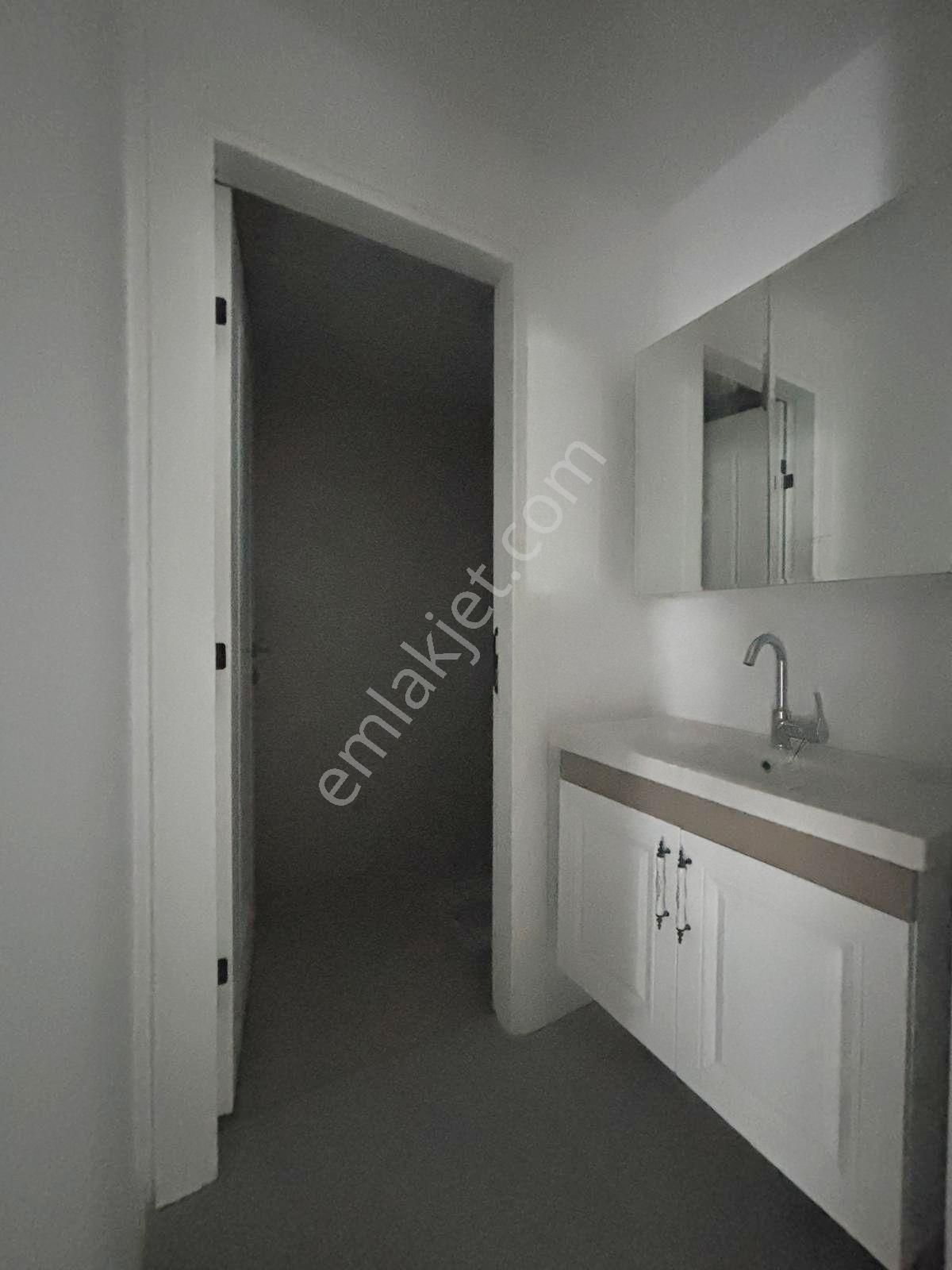 Pursaklar Mehmet Zengin Emlak'tan Teras Balkonlu Otoparklı Lüks Sitede 7.kat 4+1 Sıfır Daire - Görsel 14