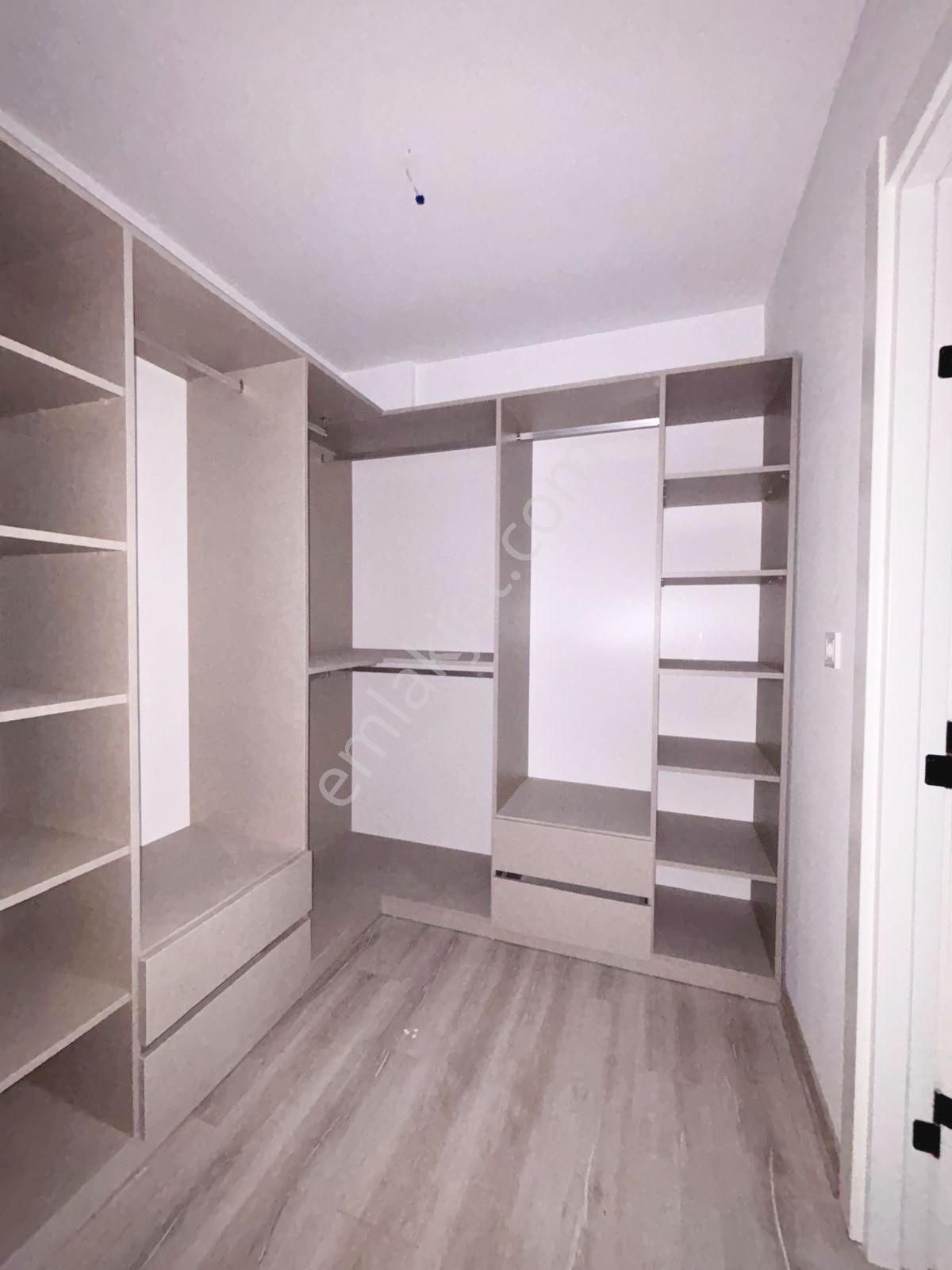 Pursaklar Mehmet Zengin Emlak'tan Teras Balkonlu Otoparklı Lüks Sitede 7.kat 4+1 Sıfır Daire - Görsel 28