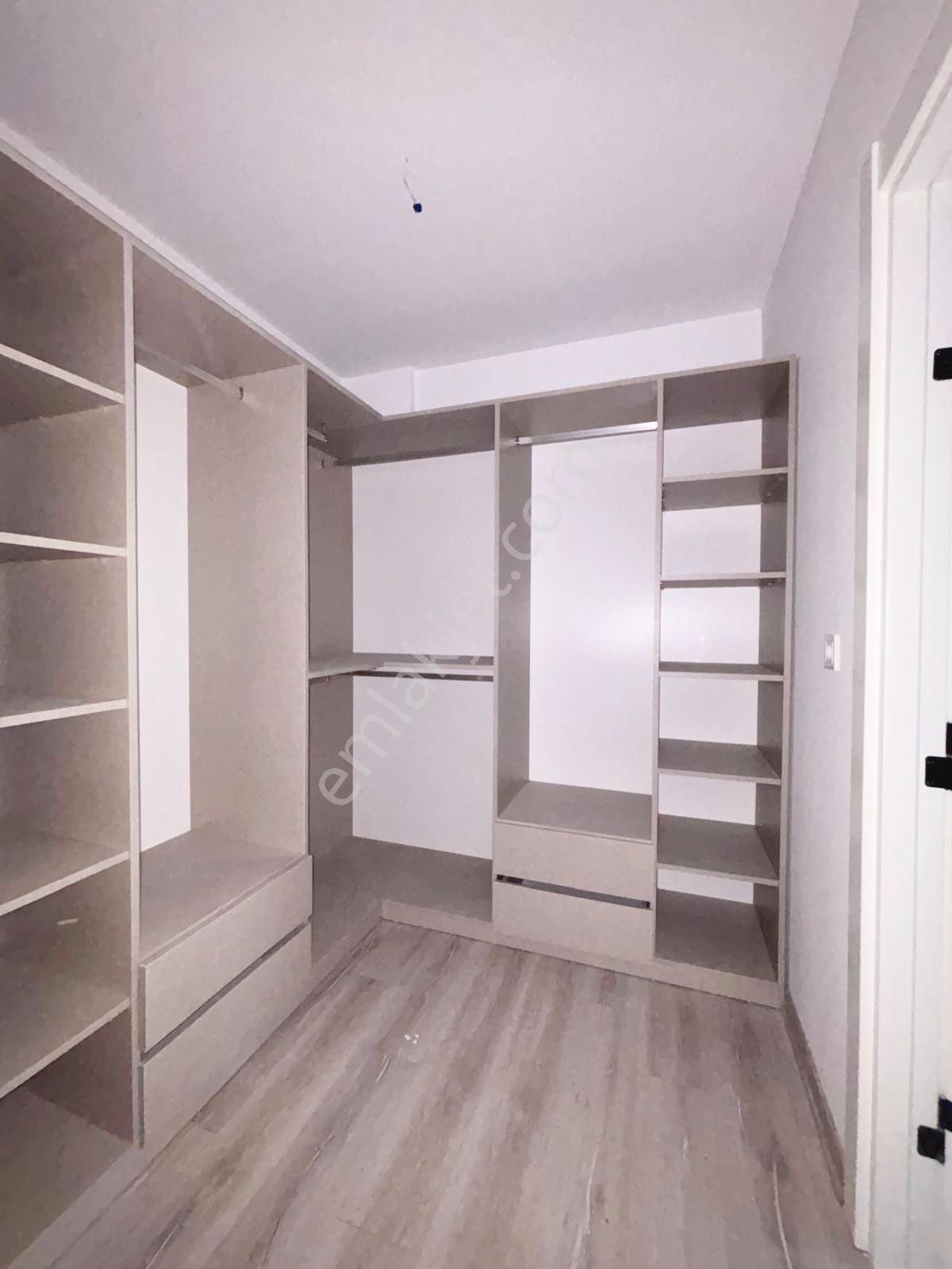 Pursaklar Mehmet Zengin Emlak'tan Teras Balkonlu Otoparklı Lüks Sitede 7.kat 4+1 Sıfır Daire - Görsel 27