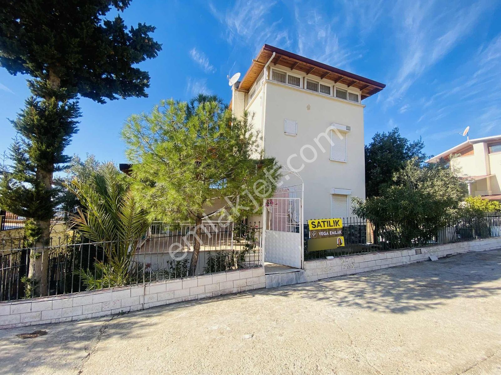 Denize Yürüme Mesafesinde Tam Müstakil Villa - Görsel 4