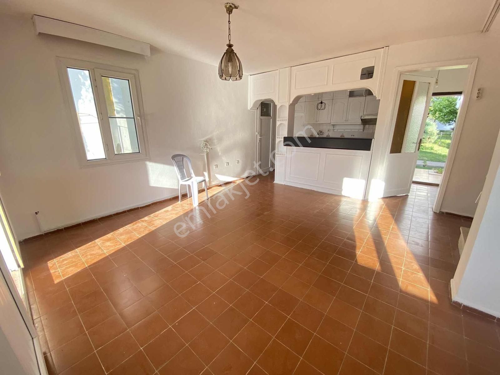 Denize 500m Mesafede 3+1 Tam Müstakil Villa - Görsel 17