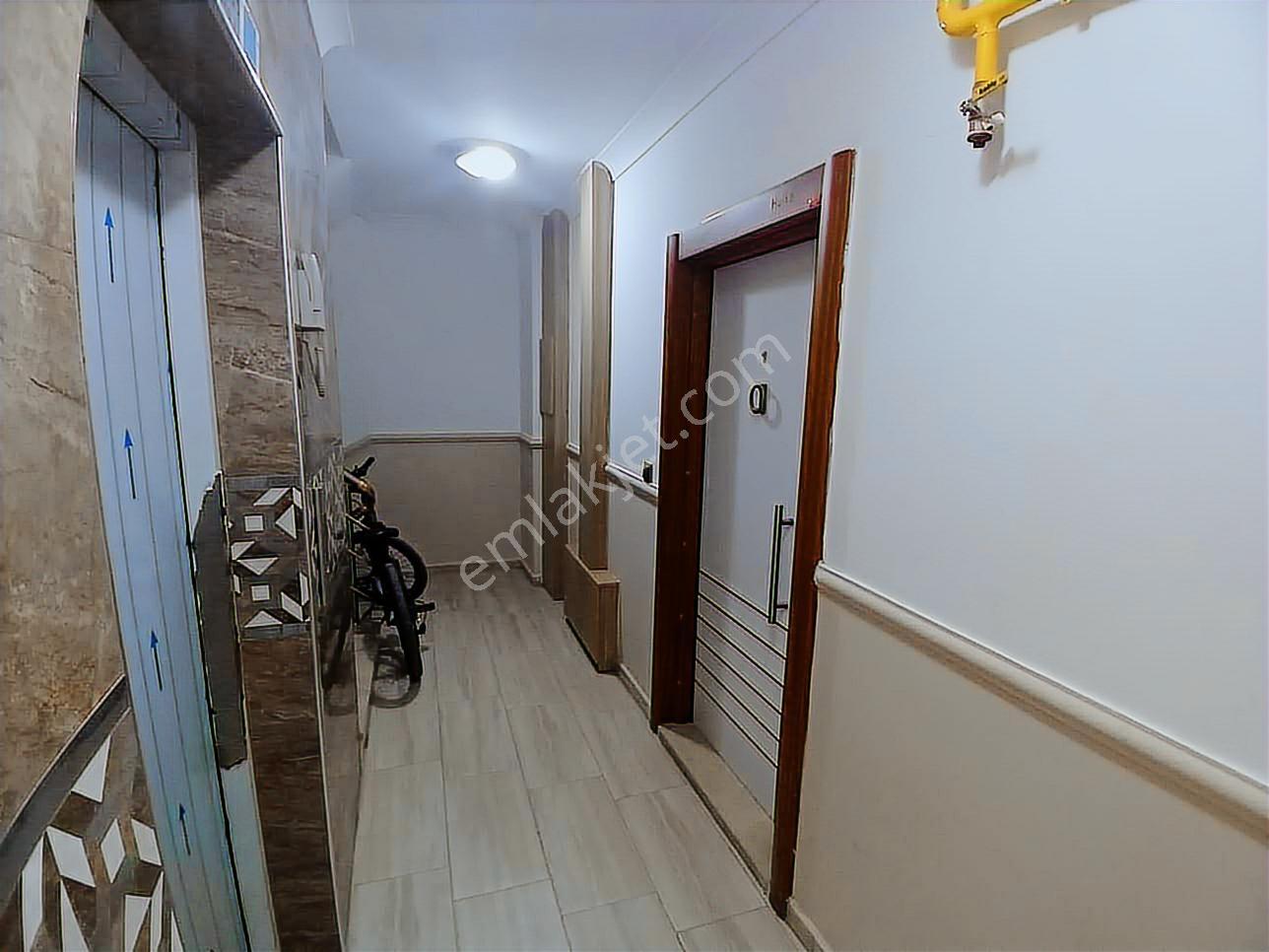 Edremit Merkezde Bahçe Kullanımlı Giriş Kat 2+1 Ön Cephe Daire - Görsel 11