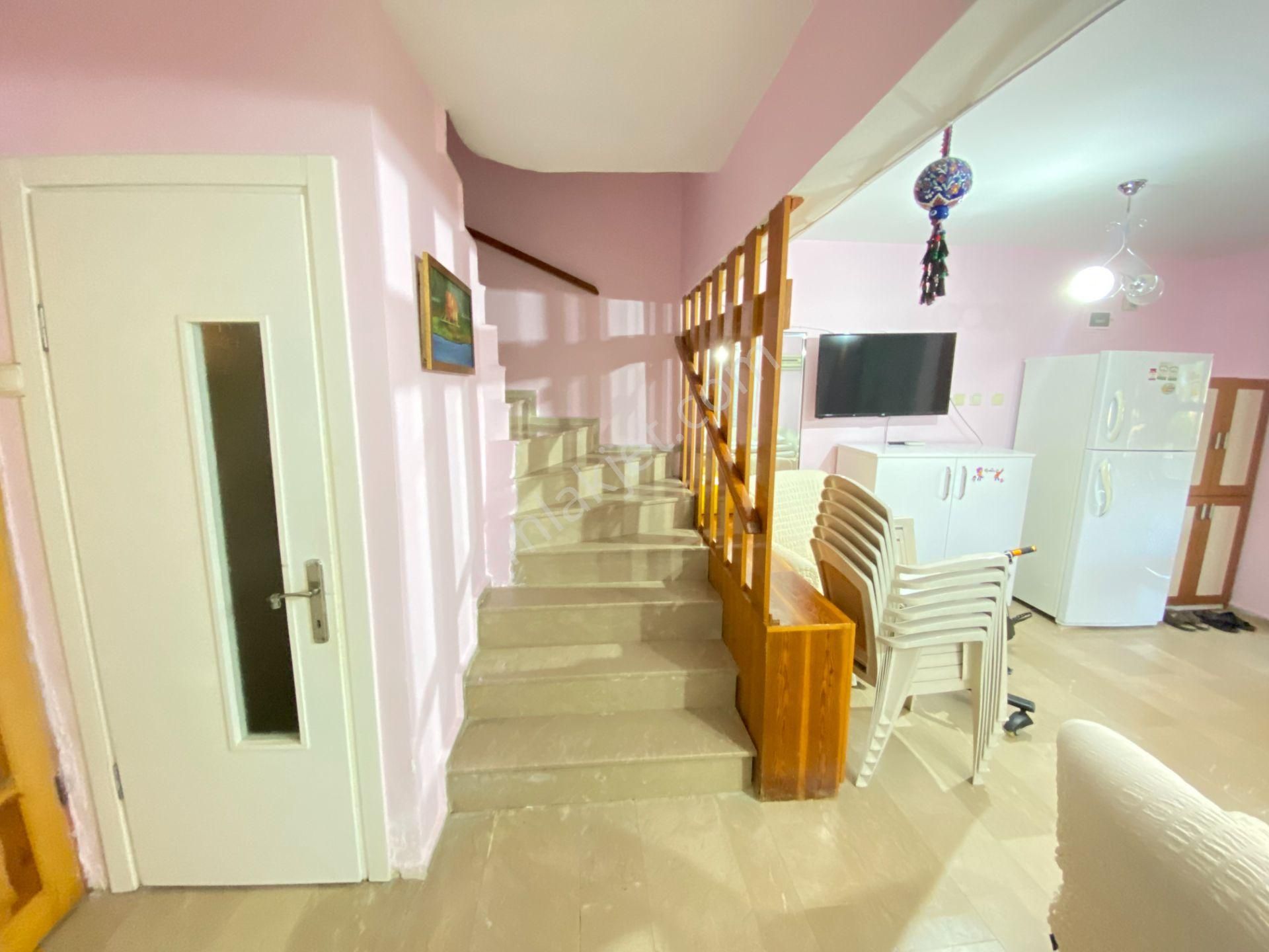 Seferihisar Doğanbey De Deniz Yakın Siteiçinde Satılık 4+1 Villa - Görsel 14