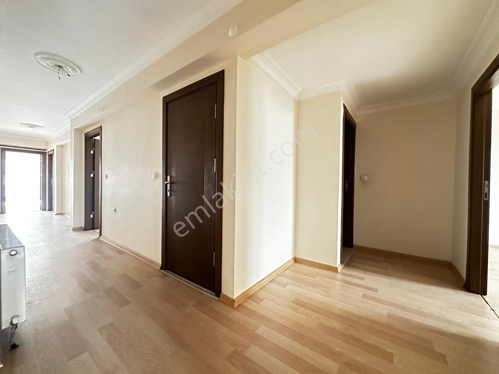 Esertepe'de Cadde Yakını Ara Katta Asansörlü Ebeveyn Banyolu 4+1 Fırsat Daire - Görsel 33