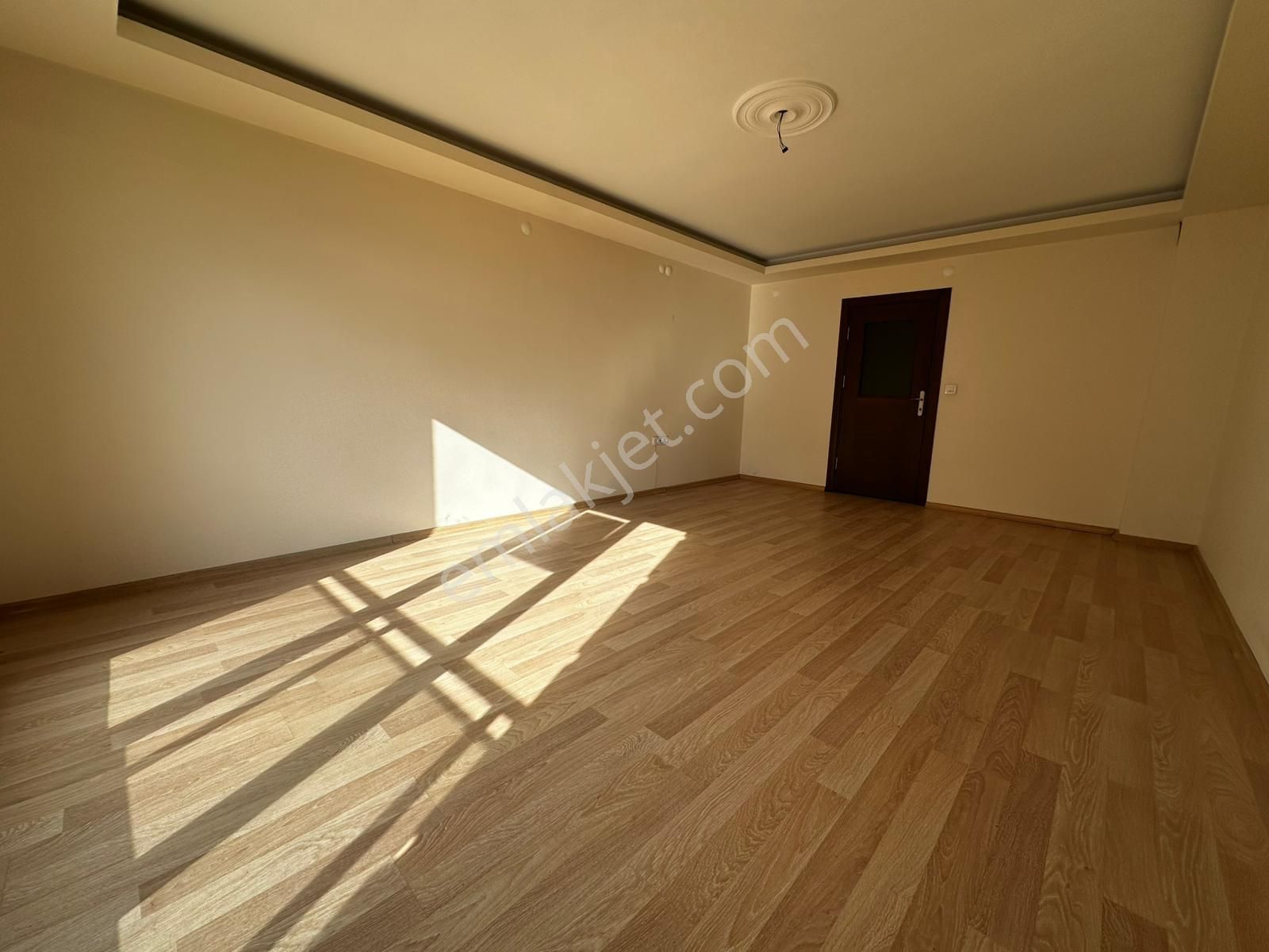 Esertepe'de Cadde Yakını Ara Katta Asansörlü Ebeveyn Banyolu 4+1 Fırsat Daire - Görsel 32