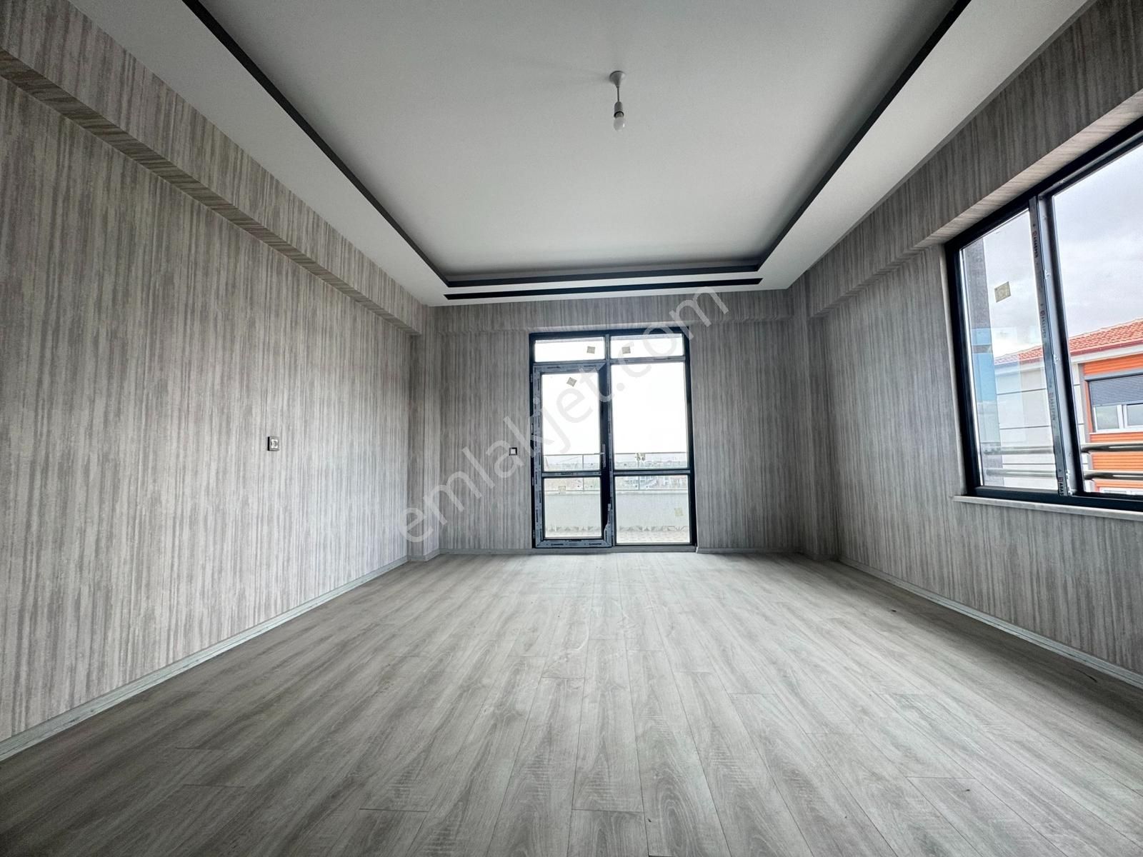 Selim Sultan Mahallesi Tuna Düğün Salonu Yakını Yeni Binada 4+1 - Görsel 2