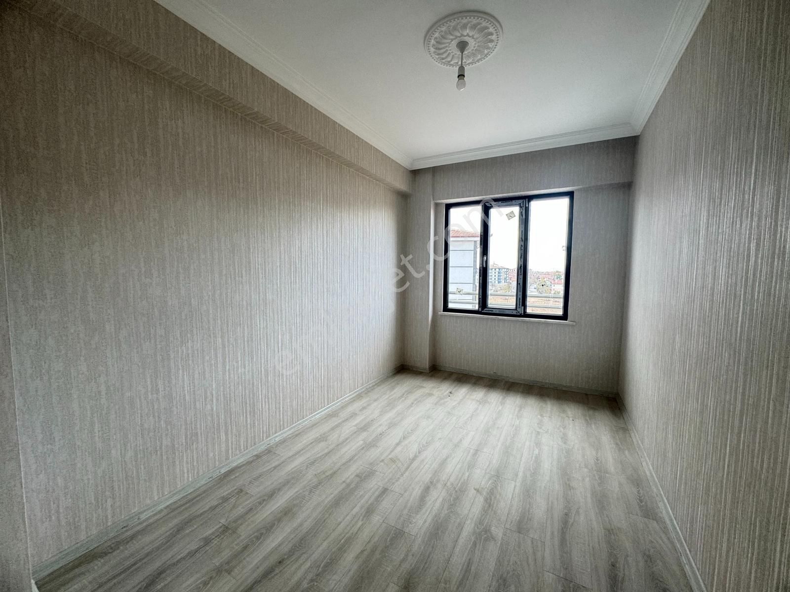 Selim Sultan Mahallesi Tuna Düğün Salonu Yakını Yeni Binada 4+1 - Görsel 13