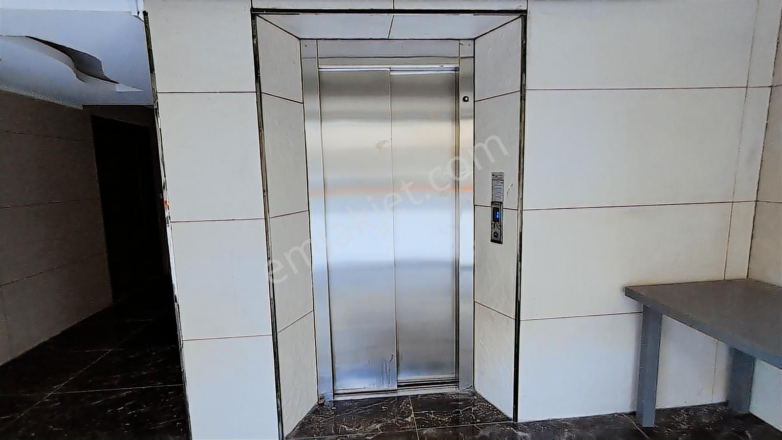 Eski Lara Yolunda Eşyalı Şık 1+1 Daire - Görsel 3