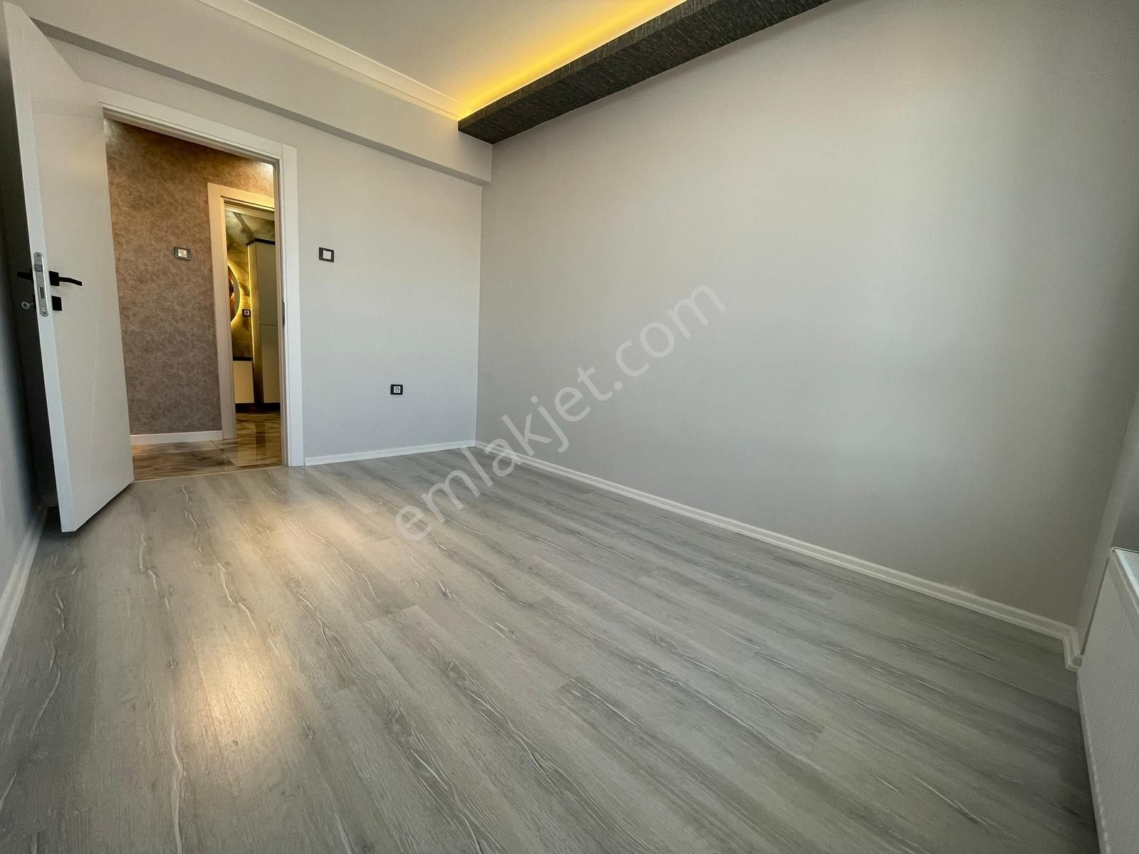 Kariyer'den Ultra Lüx Yapılı Çft Banyolu Yüksek Katta 3+1 Daire - Görsel 30