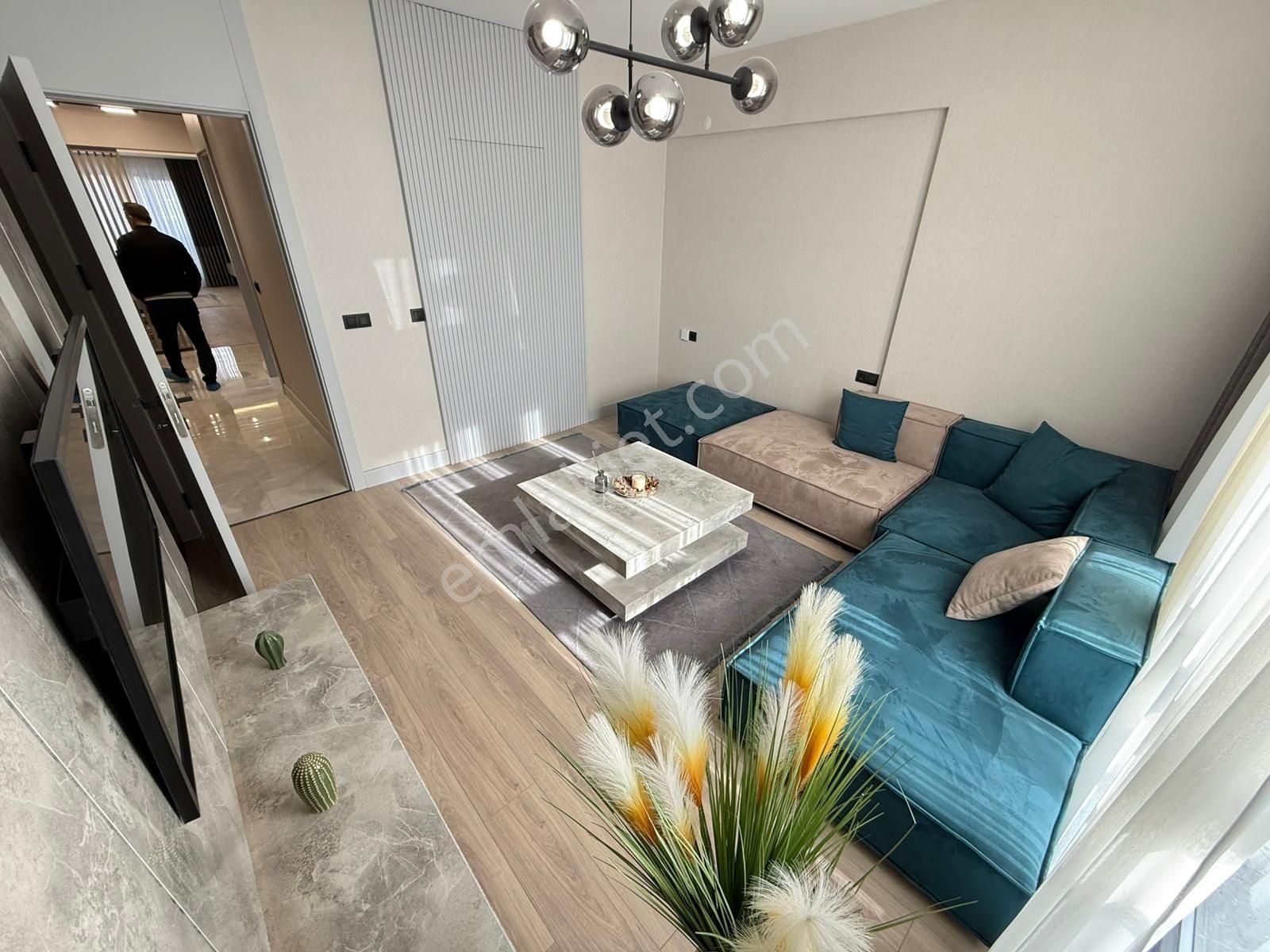 Kariyer'den Başkent Bulvarda 4+1 Sıfır Mobilyalı Lüx Eşyalı Daire - Görsel 4