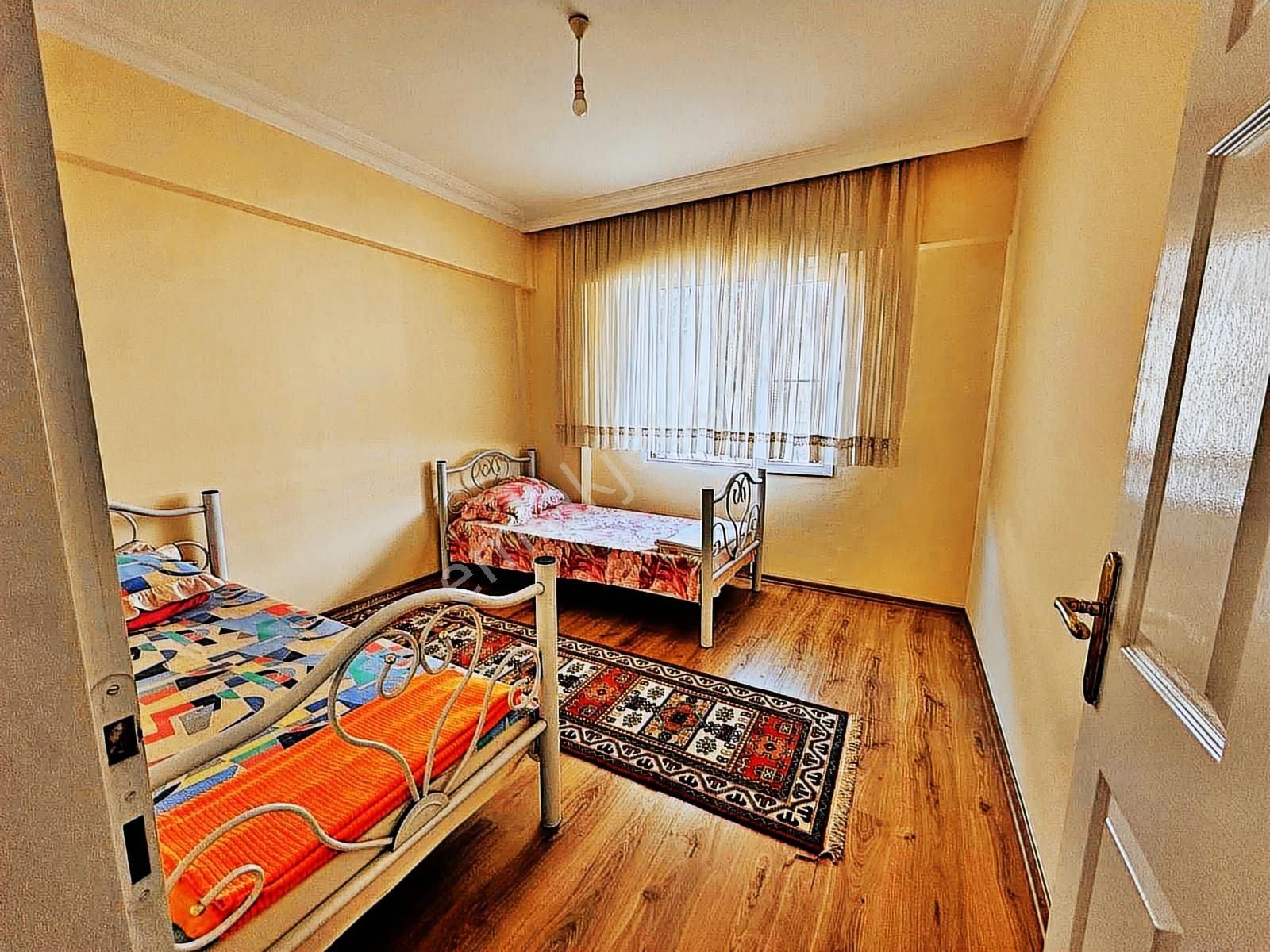 Altınkum Plajına Yürüme Mesafesinde 3+1 Ara Kat Eşyalı Daire - Görsel 16