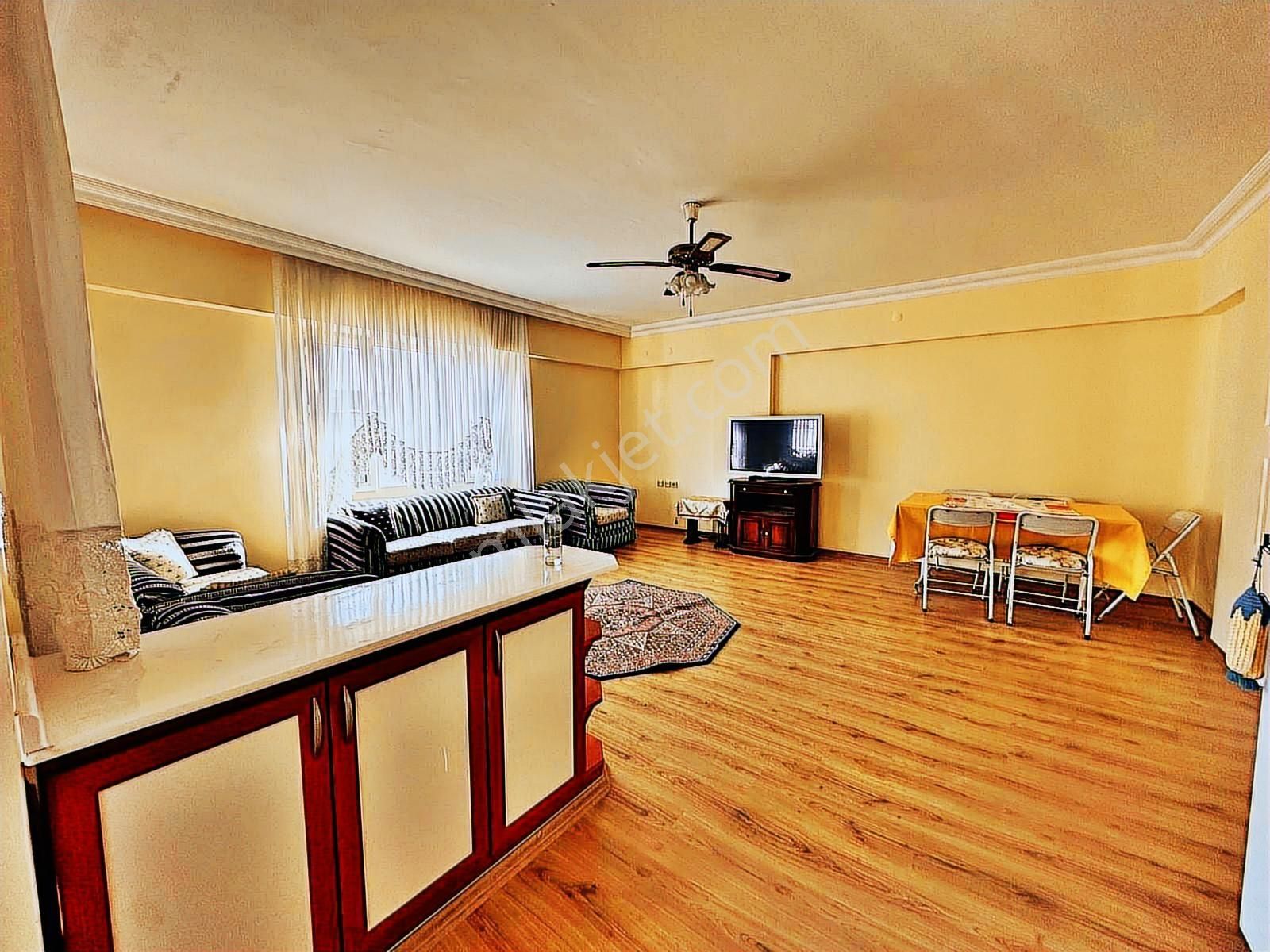 Altınkum Plajına Yürüme Mesafesinde 3+1 Ara Kat Eşyalı Daire - Görsel 3