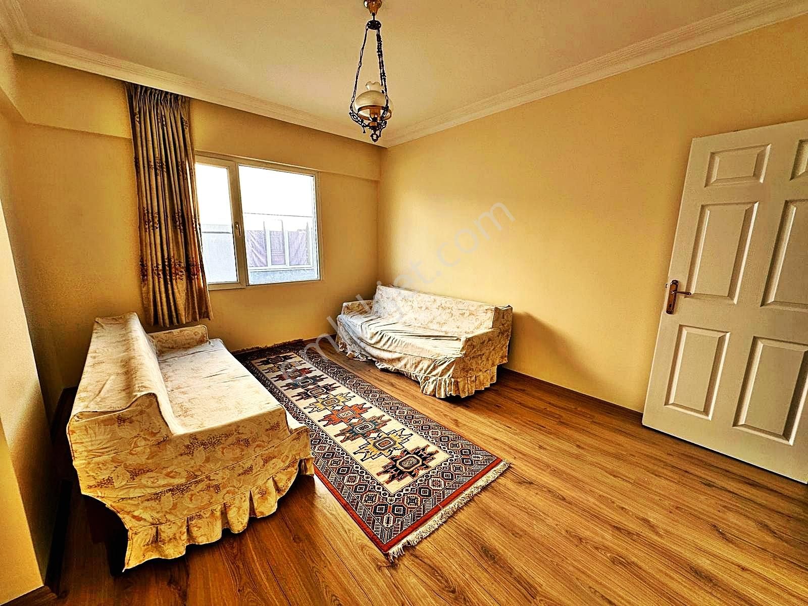 Altınkum Plajına Yürüme Mesafesinde 3+1 Ara Kat Eşyalı Daire - Görsel 4