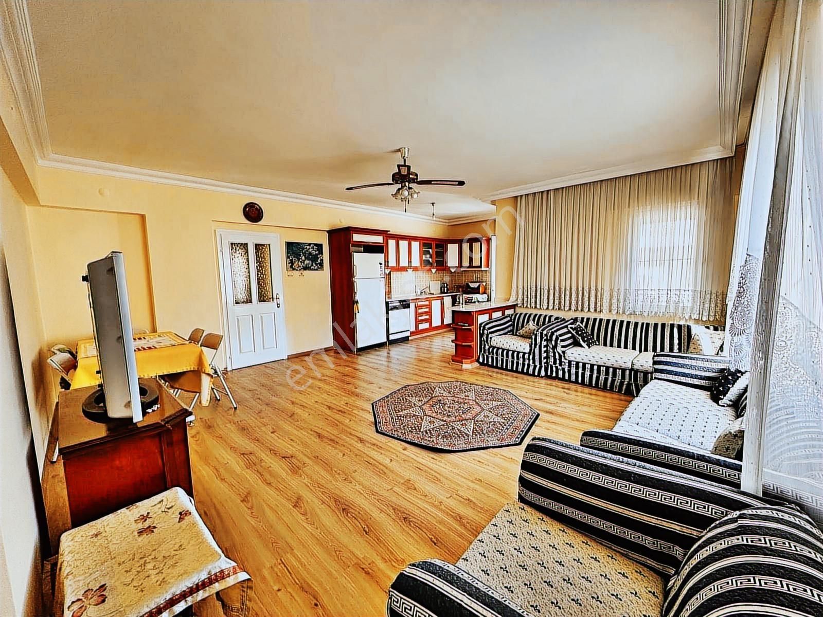 Altınkum Plajına Yürüme Mesafesinde 3+1 Ara Kat Eşyalı Daire - Görsel 17