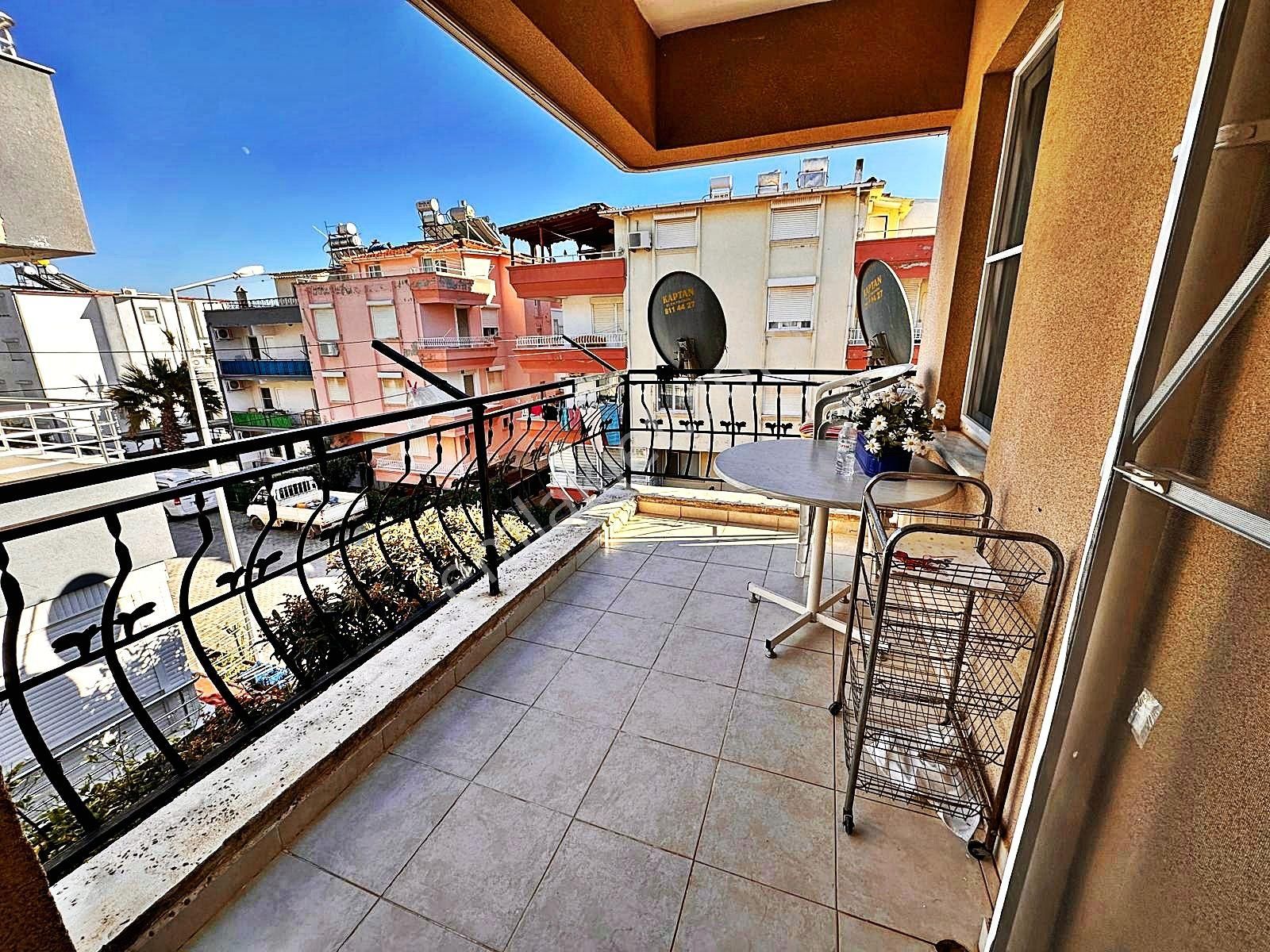 Altınkum Plajına Yürüme Mesafesinde 3+1 Ara Kat Daire - Görsel 17