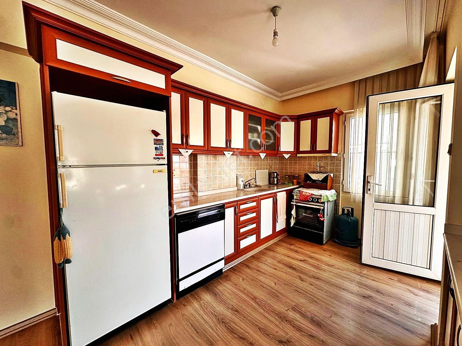 Altınkum Plajına Yürüme Mesafesinde 3+1 Ara Kat Daire - Görsel 7