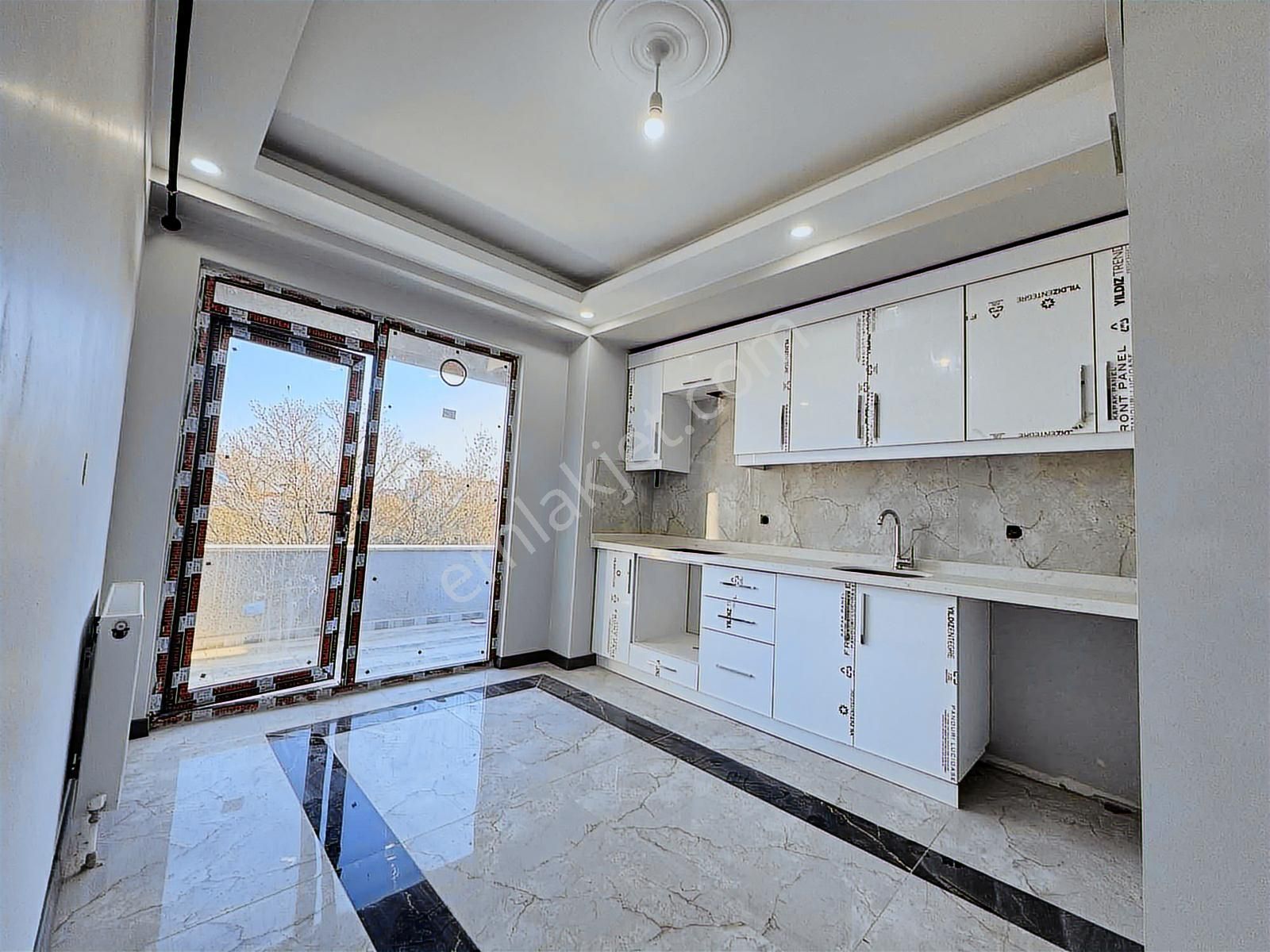 Gümüş Grouptan Y. Beyazıtta 2+1 Lüks Daire Otoparklı