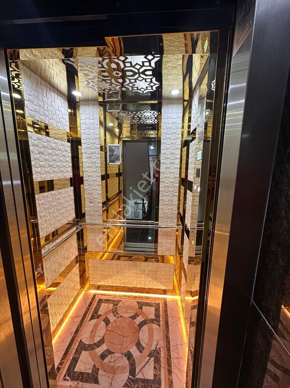 İstiklal Mah. Satılık 2+1 Bahçe Katı Balkonlu Salon Mutfak Ayrı - Görsel 14