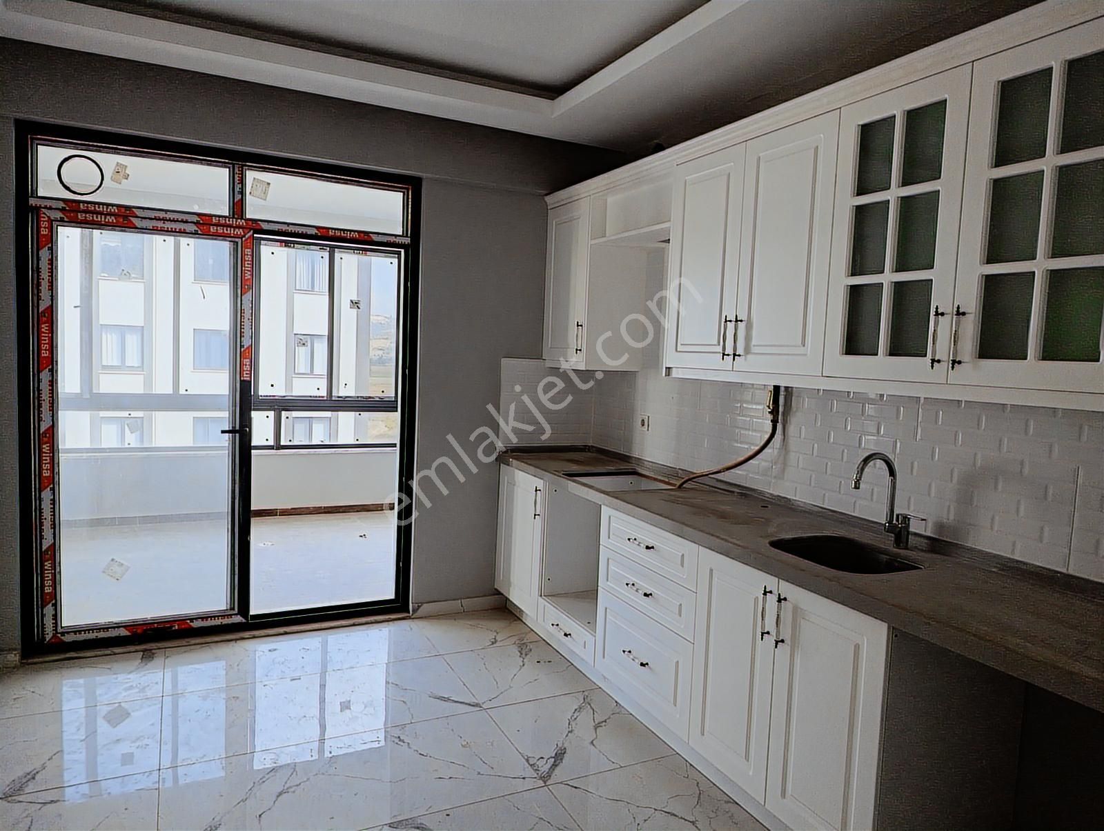 Kariyer Gayrimenkul'den Satılık 3+1 120 M2lüks Daireler - Görsel 9