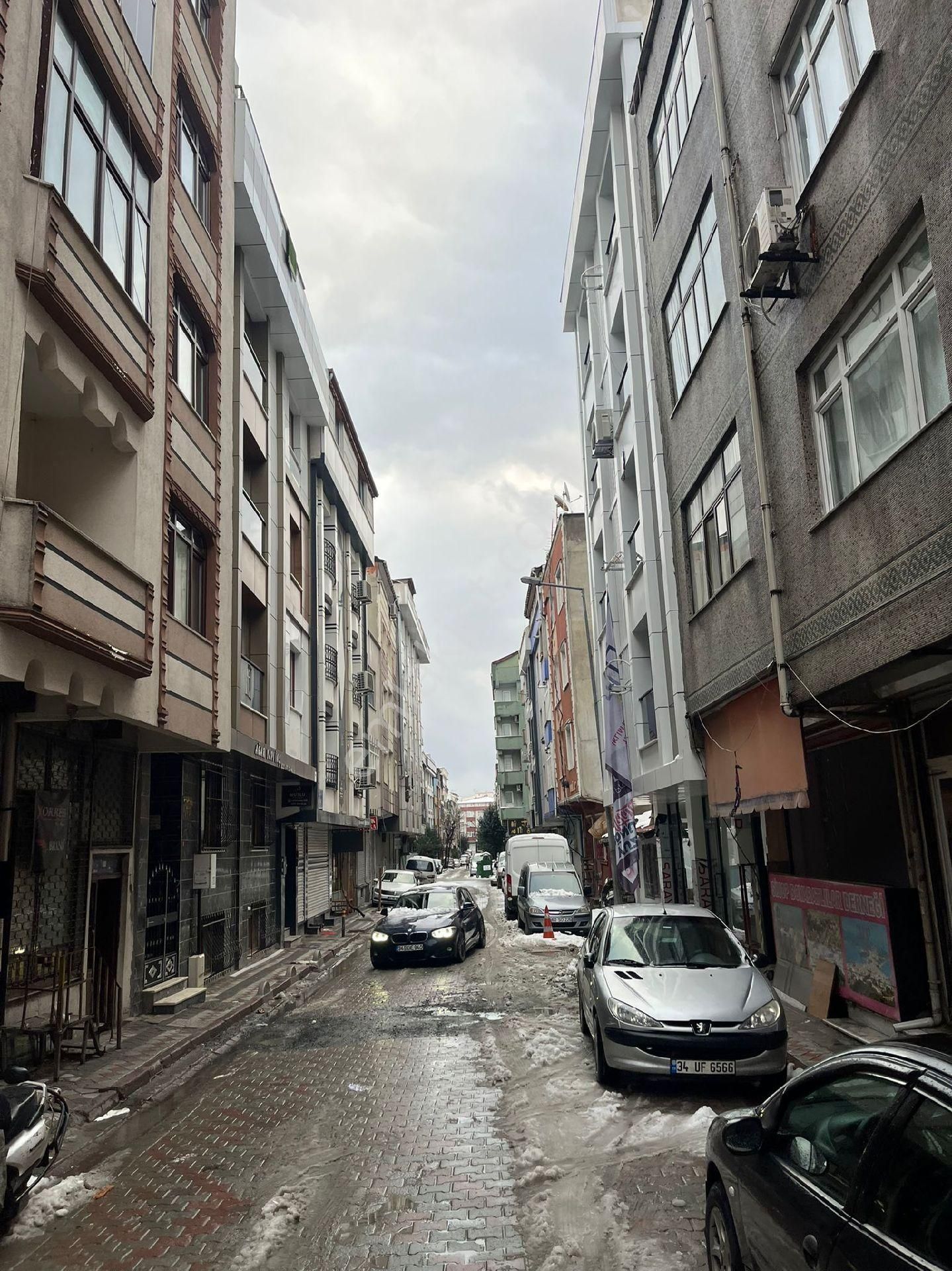 Uğurmumcu Mah. Tramvaya 1 Dk Lc Waikikinin Hemen Arkasında - Görsel 12