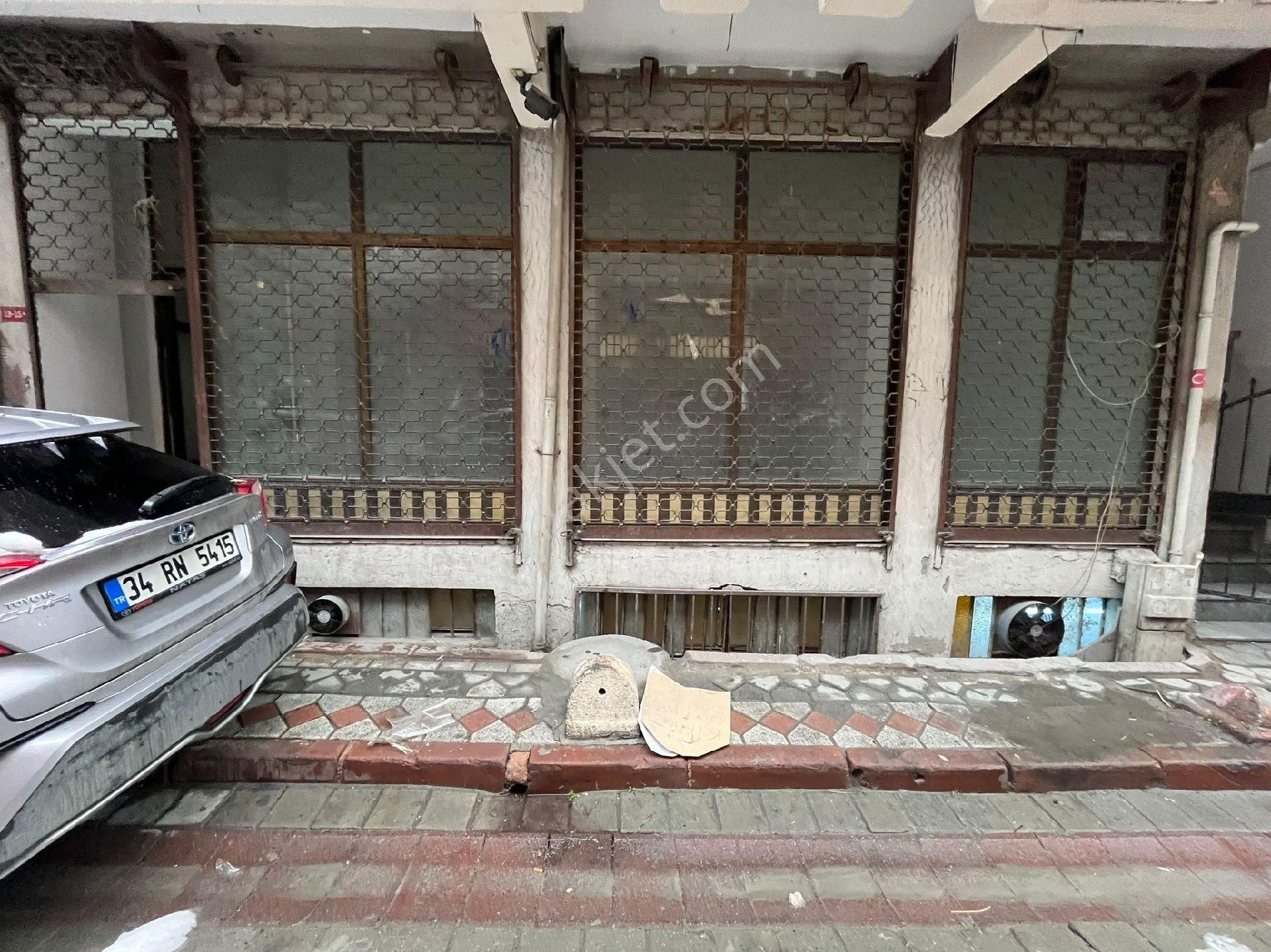 Uğurmumcu Mah. Tramvaya 1 Dk Lc Waikikinin Hemen Arkasında - Görsel 2