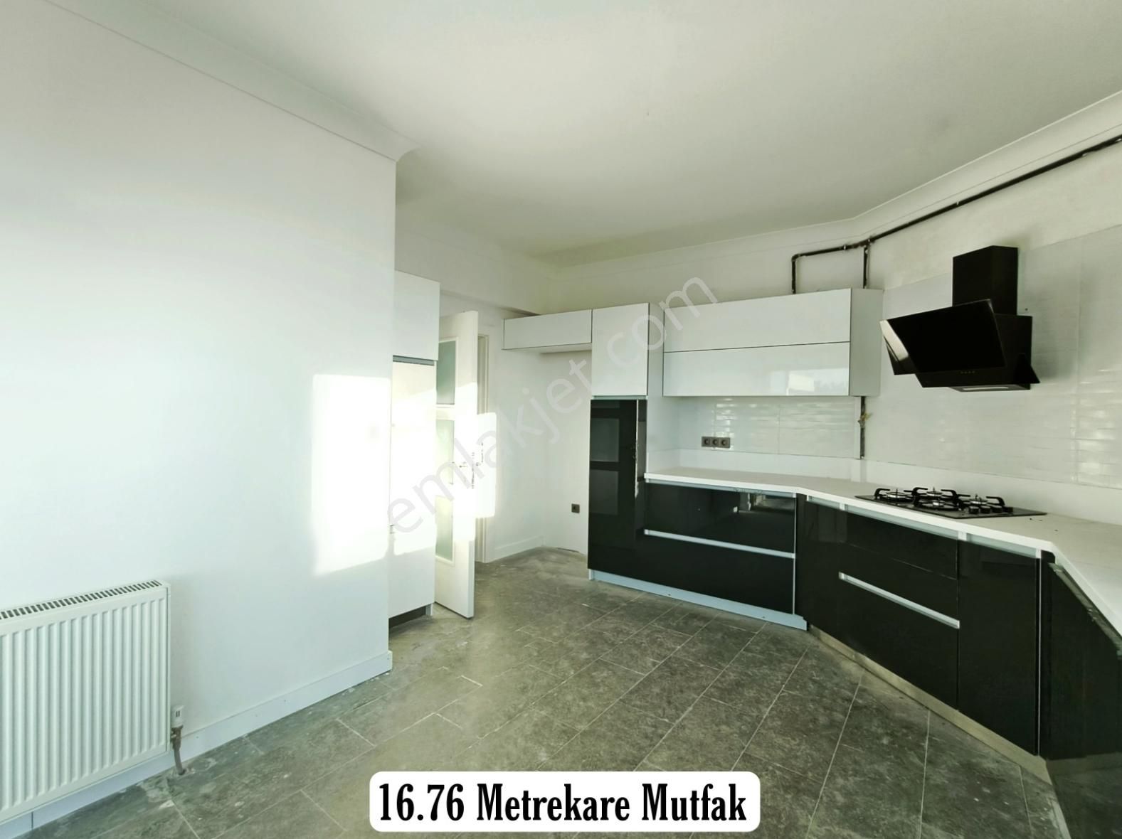 Etimesgut Turkuaz Mah. Teras Balkonlu Site İçi 4+1 Satılık Daire