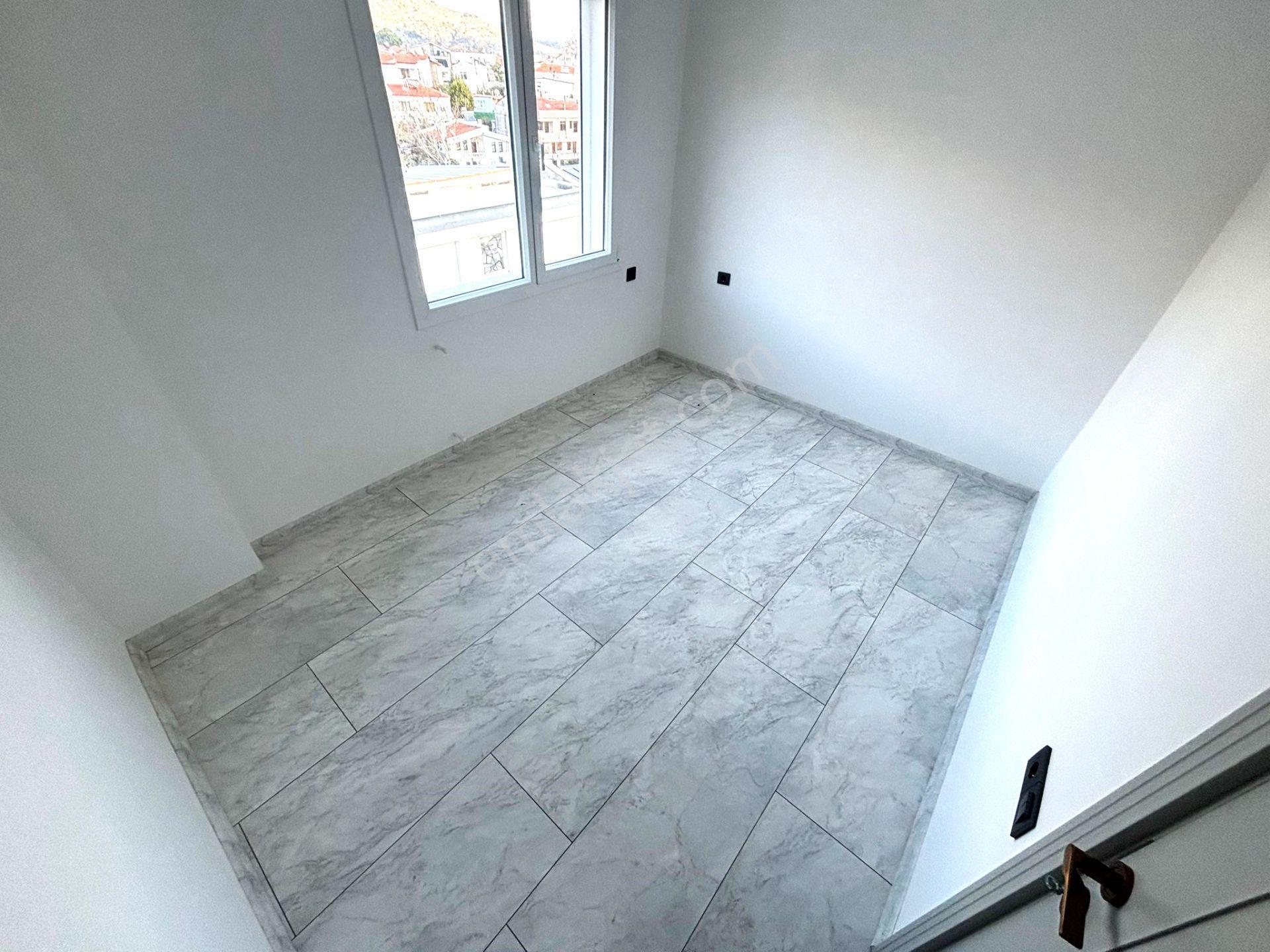 🌲 Güre'de Aygül'den 🌲sıfır Önü Açık Doğa Manzaralı Şık Ve Konforlu Tasarımı İle 2+1 Satılık Daire - Görsel 23