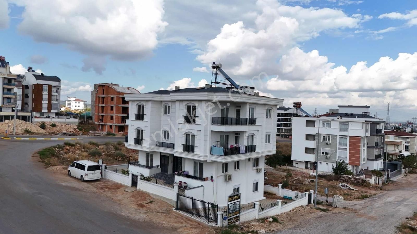 Bahçe Ve Otoparkı Kendine Ait 4+1 Özel Yapım Bahçe Dubleks