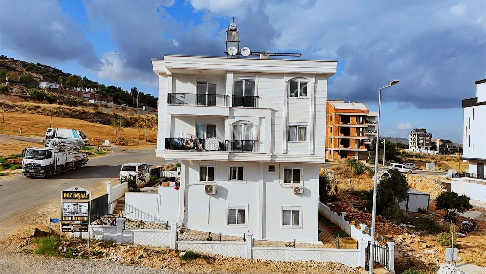 Bahçe Ve Otoparkı Kendine Ait 4+1 Özel Yapım Bahçe Dubleks - Görsel 15