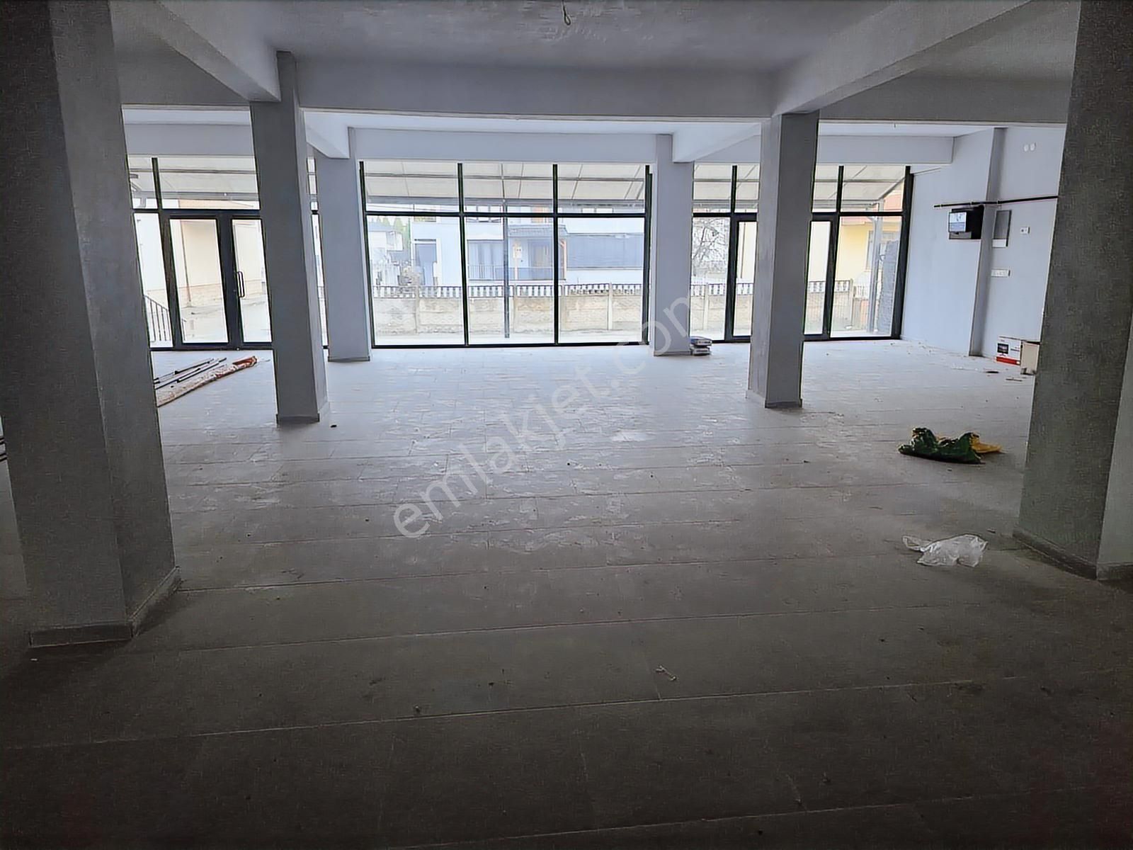 Rüstemler'de 300m² Kiralık Depo & Dükkan - Hazır Alan - Görsel 8