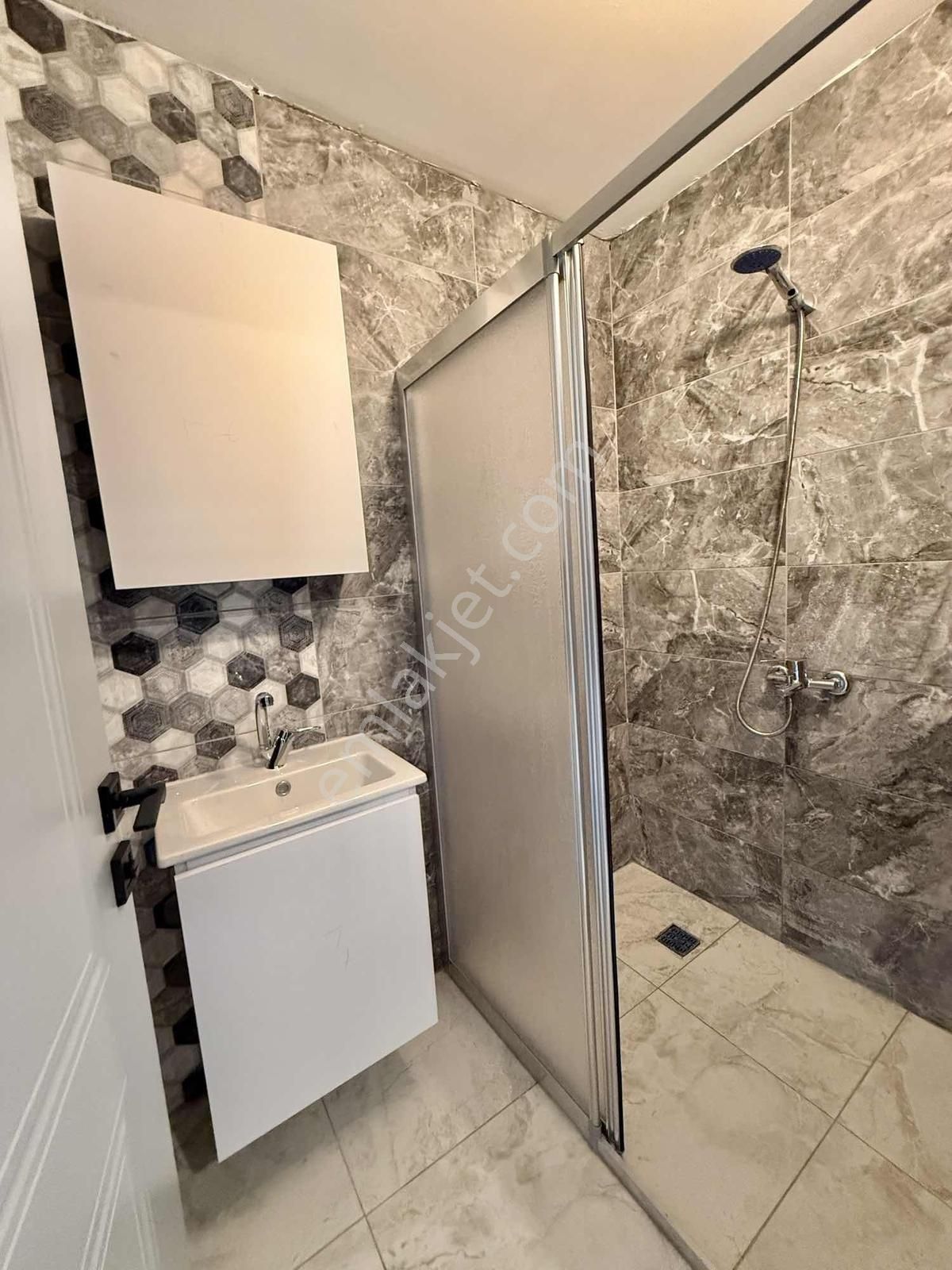 Saltak'ta Sıfır Eşyalı Sıfır 1+1 Apart - Görsel 3