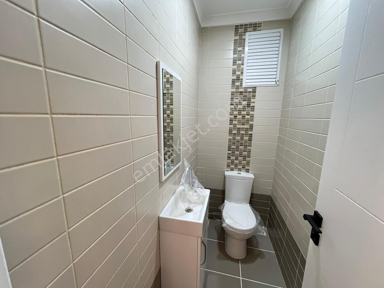 Utkudan Kozyatağında Minibüse Yakın İçi Yenilenmiş Satılık 2+1 - Görsel 10